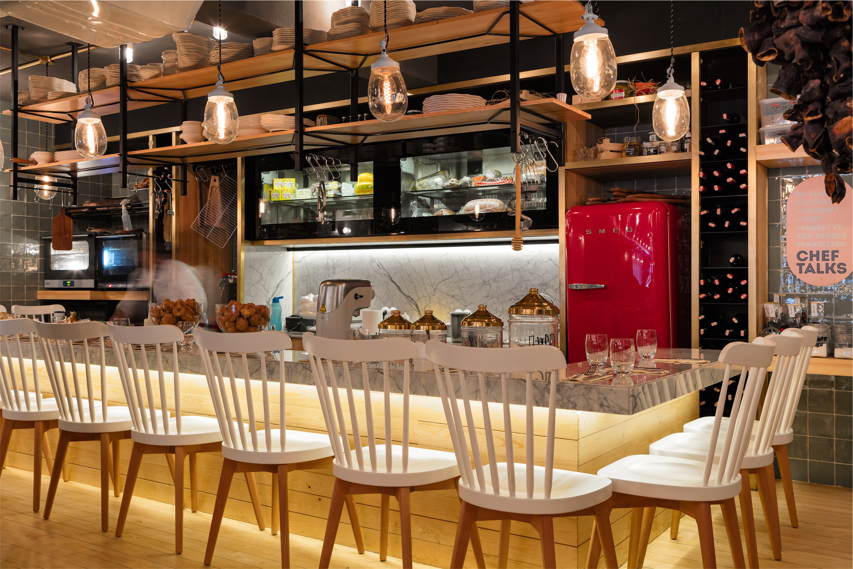 Istanbul Nişantaşı的中央餐厅-16