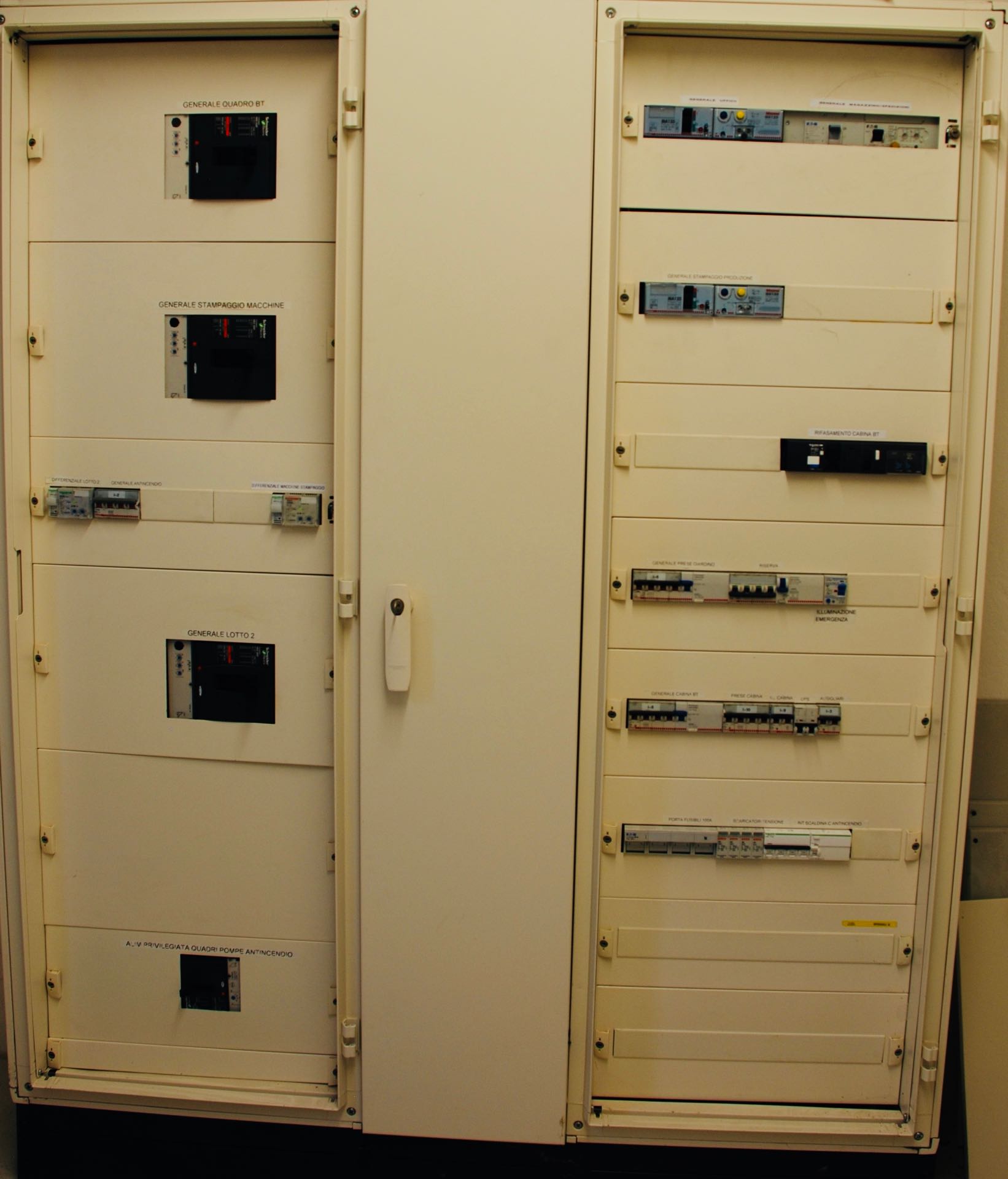 意大利 Polmac 公司总部工厂室内设计案例-46