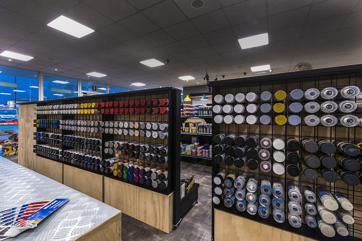 Colorificio Carnico 色彩展示空间-11