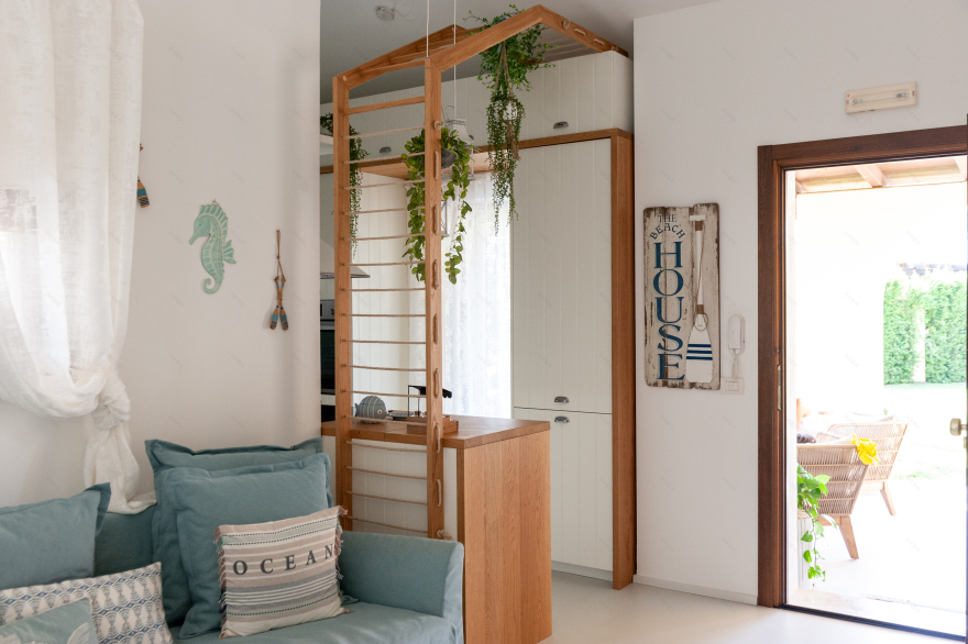 海洋主题的轻盈别墅设计-1