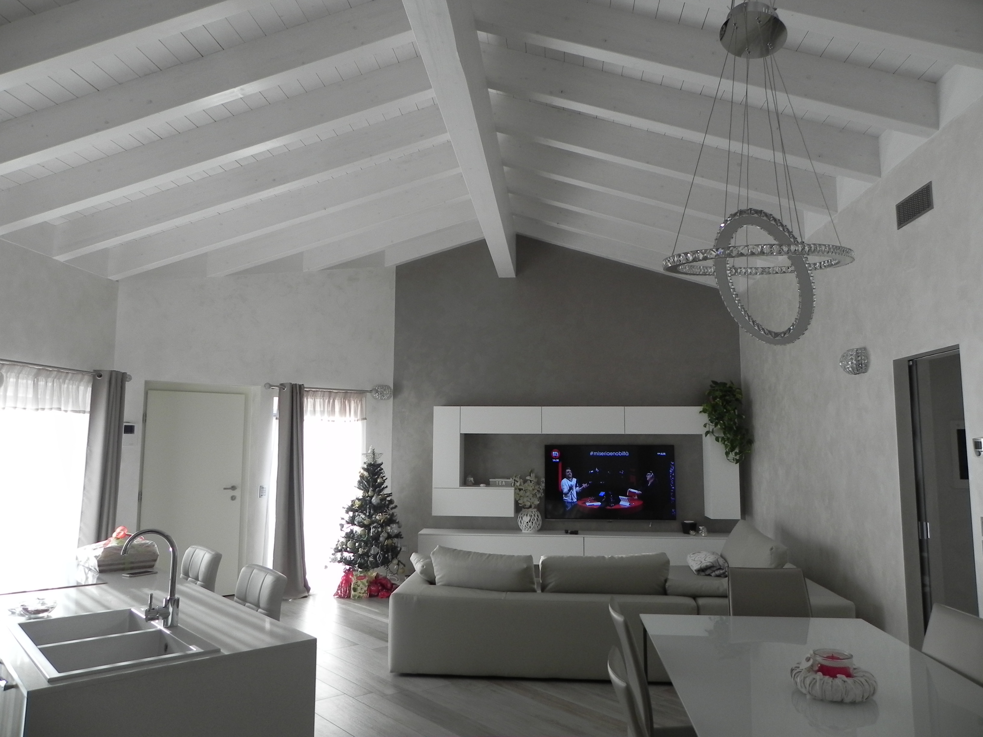 融合传统与现代的意大利木质别墅-3