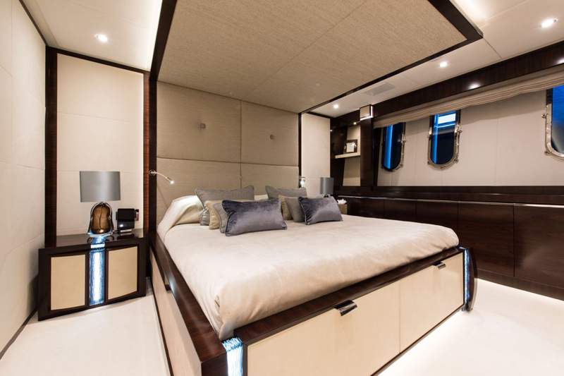 融合传统与创新的 50 米豪华游艇室内设计-16