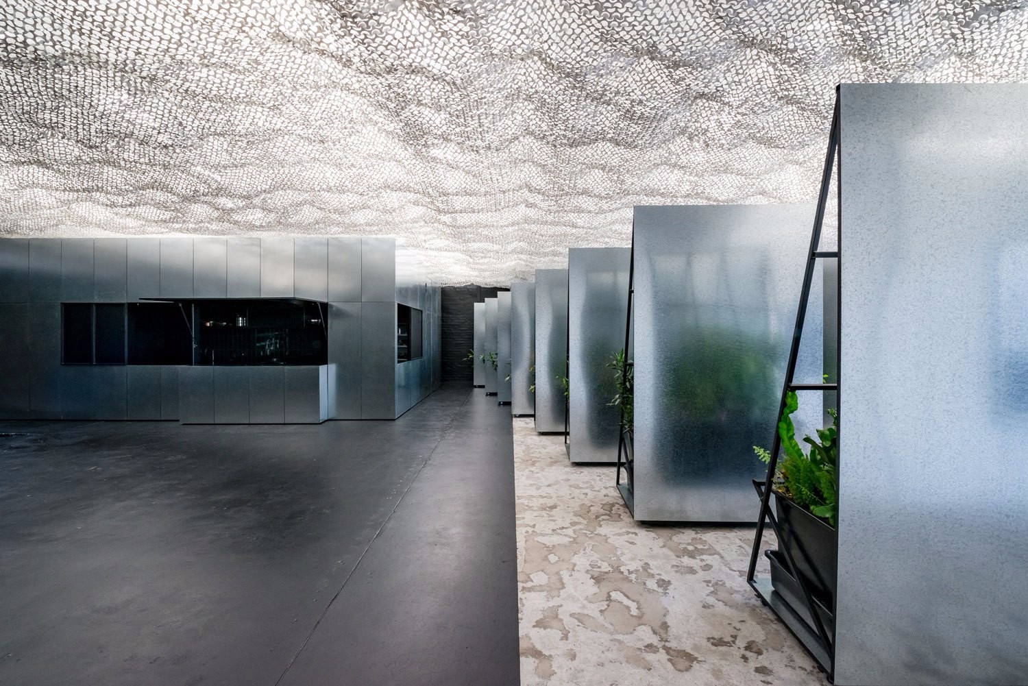 多元空间的无限可能——RUSSELL & GEORGE 的一站式工作休闲场所-15