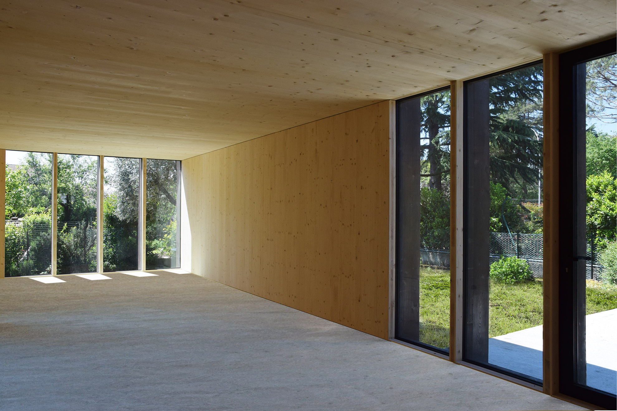 2017 年完成的木质单家庭住宅——Tube House-17