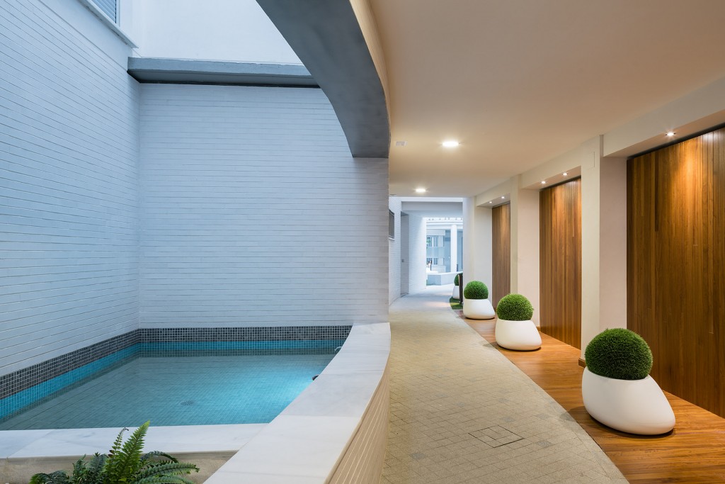 融合历史与当代的塞维利亚多户住宅-46