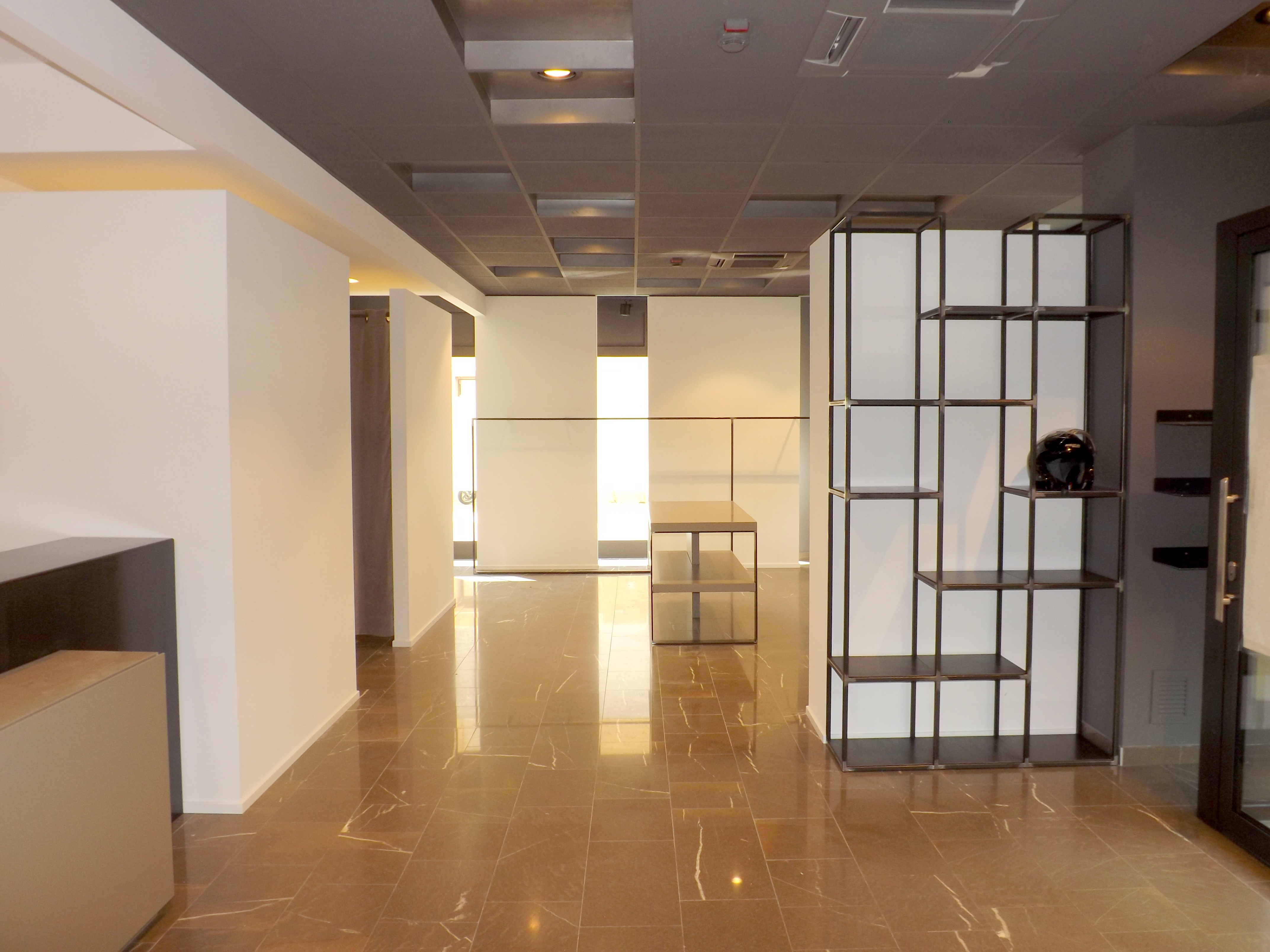 2017 年完成的意大利商店室内设计案例-16