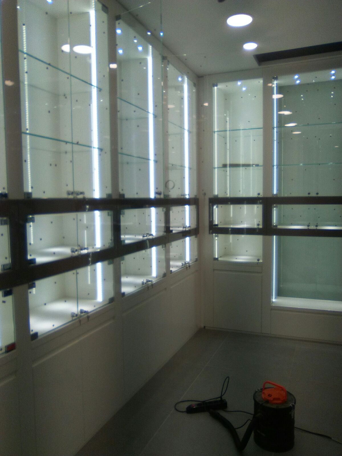 2017 年完成的 gioielleria Aprile 珠宝店设计-11