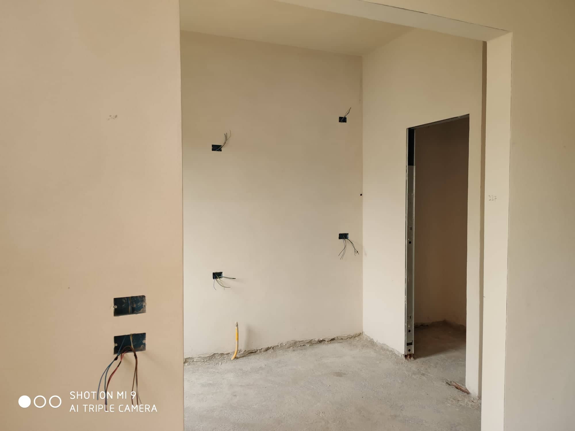 独特的色彩搭配与环保材料打造的意大利公寓-27