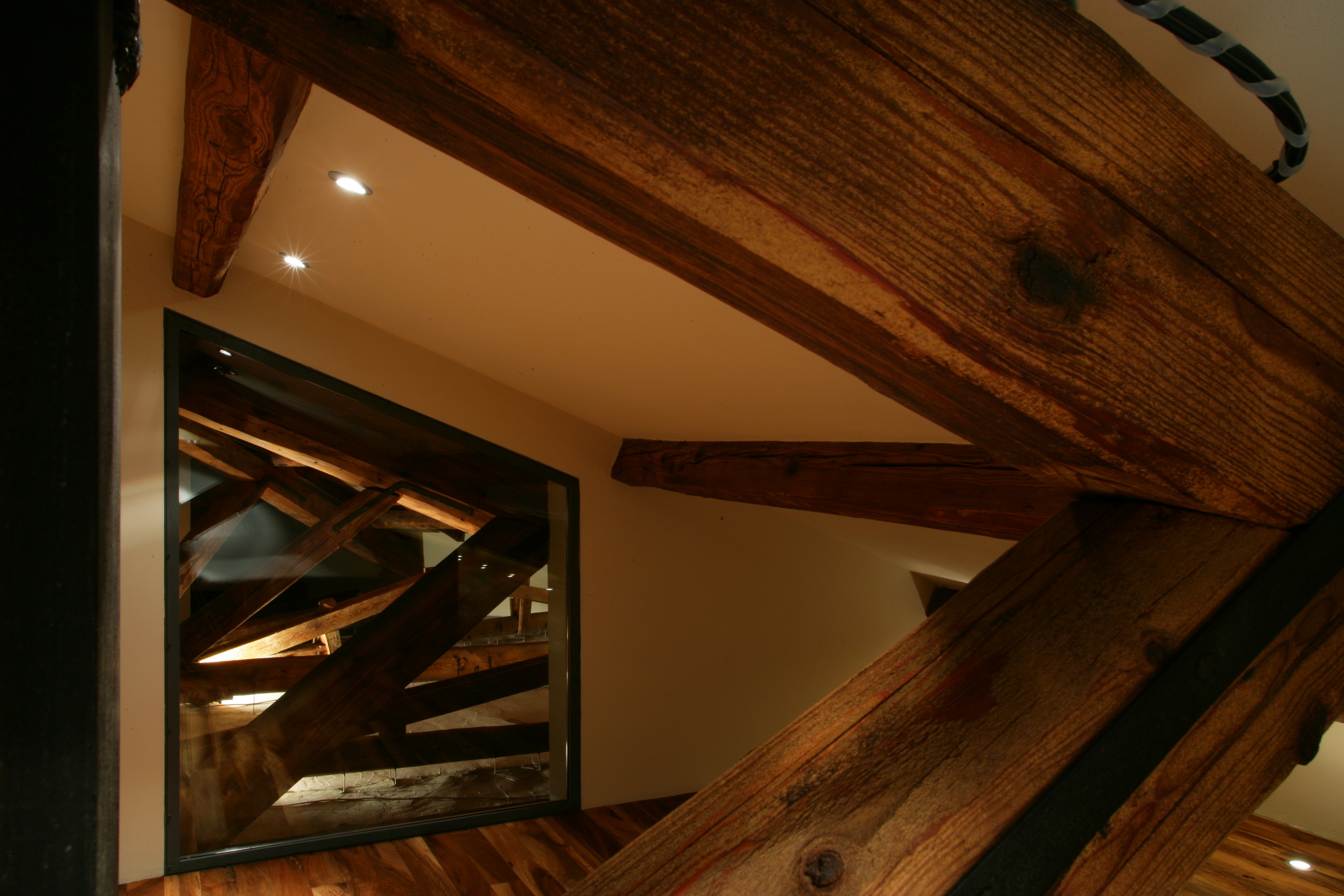 翻新旧阁楼,打造城市中心温馨休憩地-24