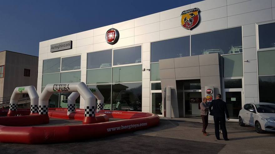 改造意大利厂房 打造现代汽车销售展示空间-6