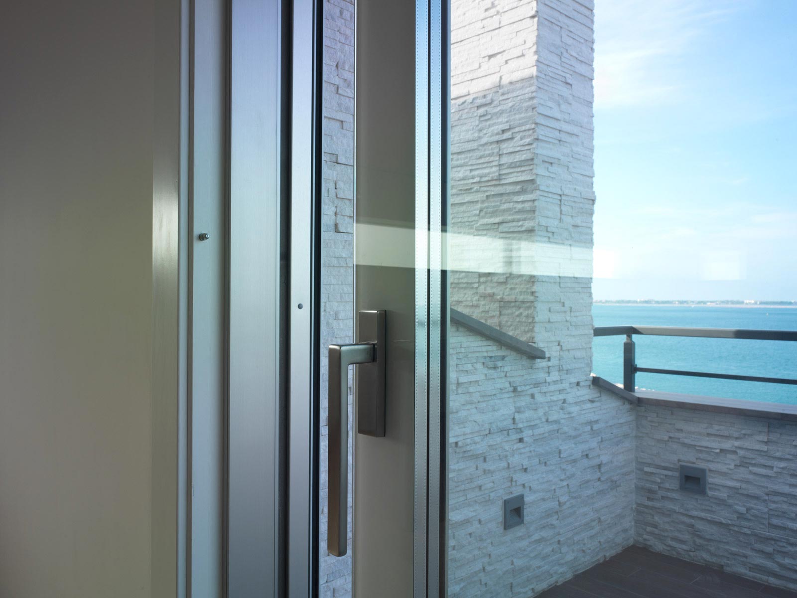 意大利滨海别墅，简约奢华之美-5