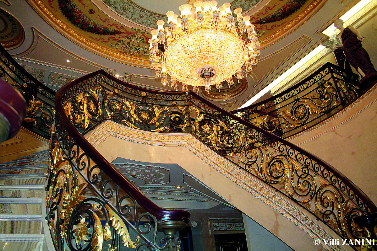 布鲁克林私人住宅设计 | 铁艺大门与精致楼梯-9