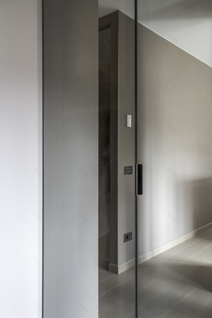 蒙特卡洛海景公寓的翻新之旅-17