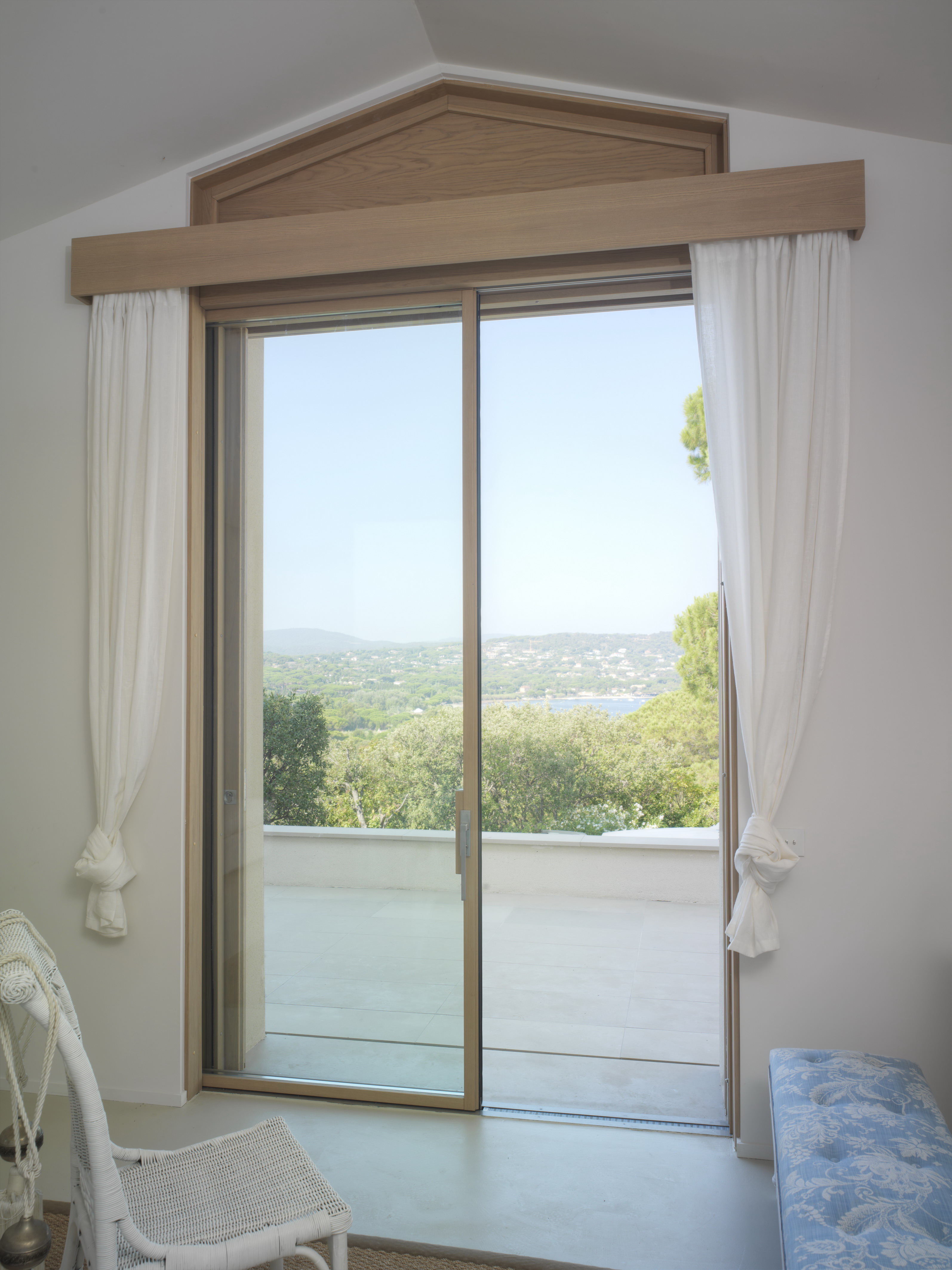 现代简约圣特罗佩别墅-14