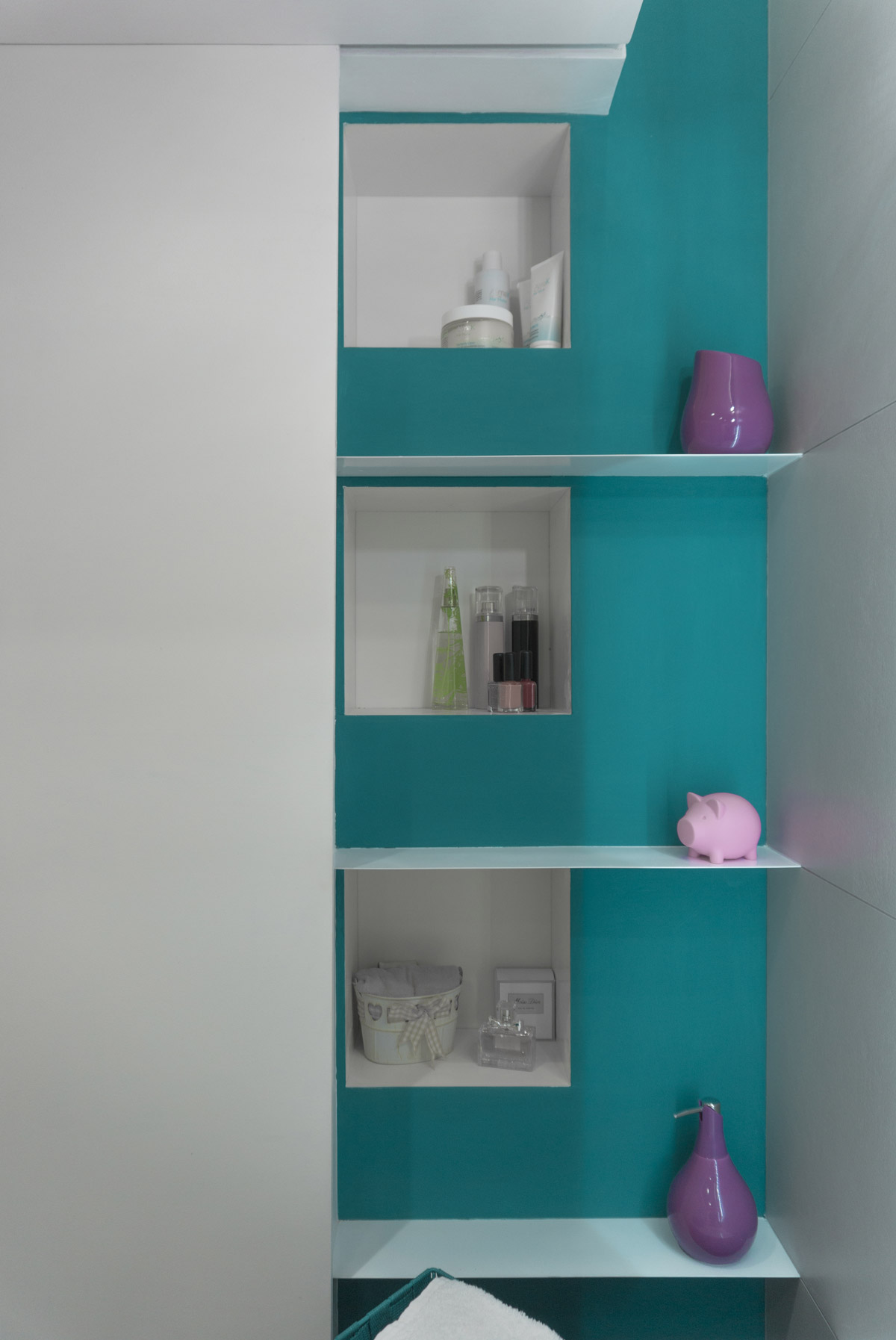 隐藏式钢板衣柜设计 突显空间简约美感-3