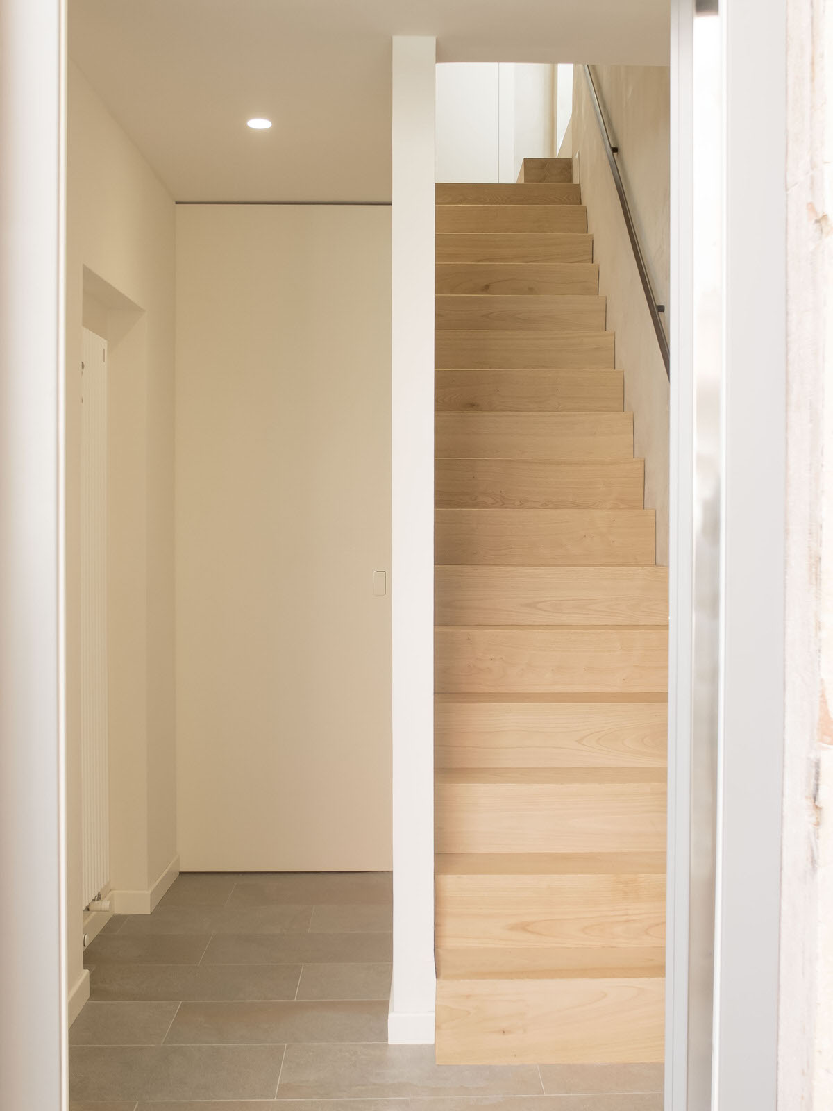 威尼斯垂直公寓 | 自然材料与开放式设计的完美融合-1