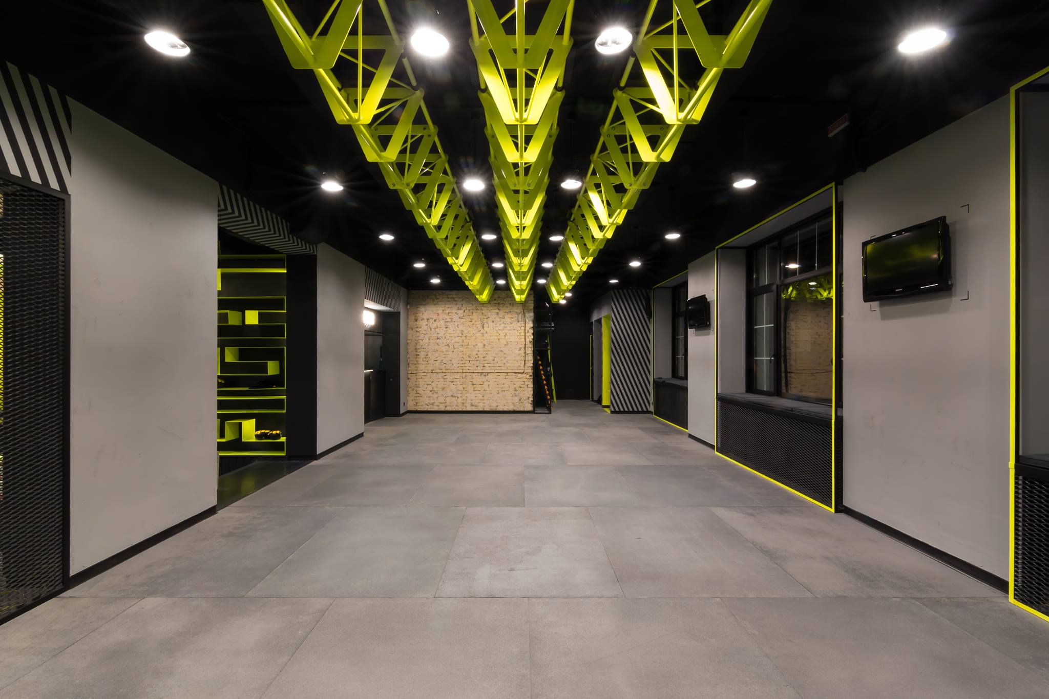 力量与幽默并存,乌克兰 EBH 俱乐部室内设计-9