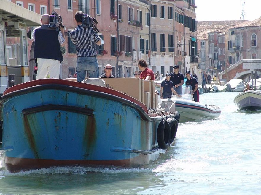 意大利圣阿戈斯蒂诺市政厅华美吊灯重焕新生-16