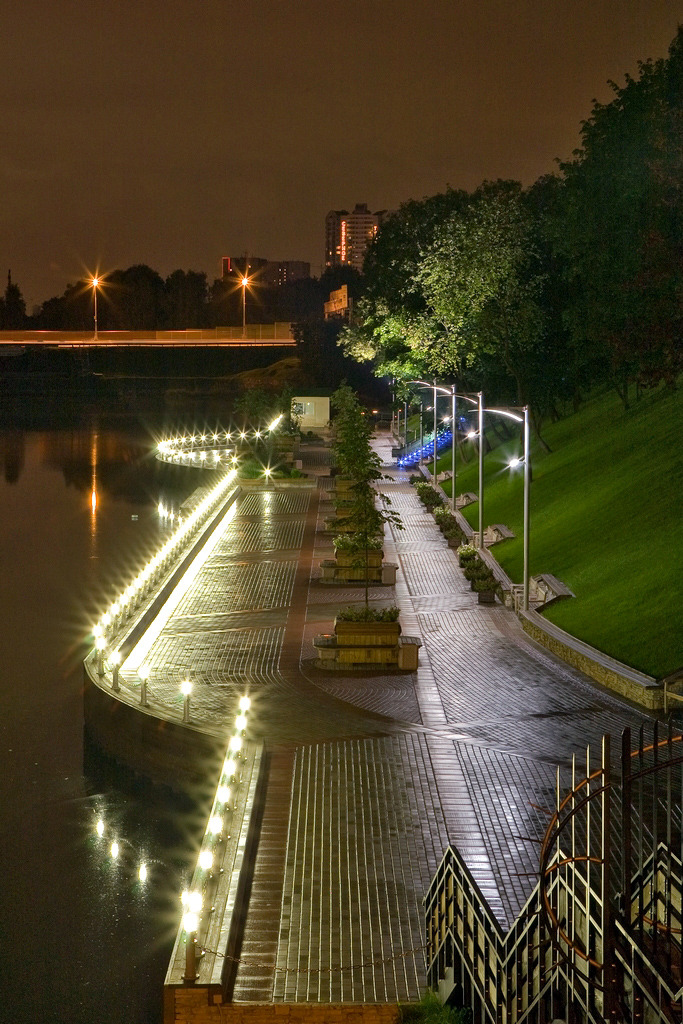 多样街头柱设计展现城市魅力-29