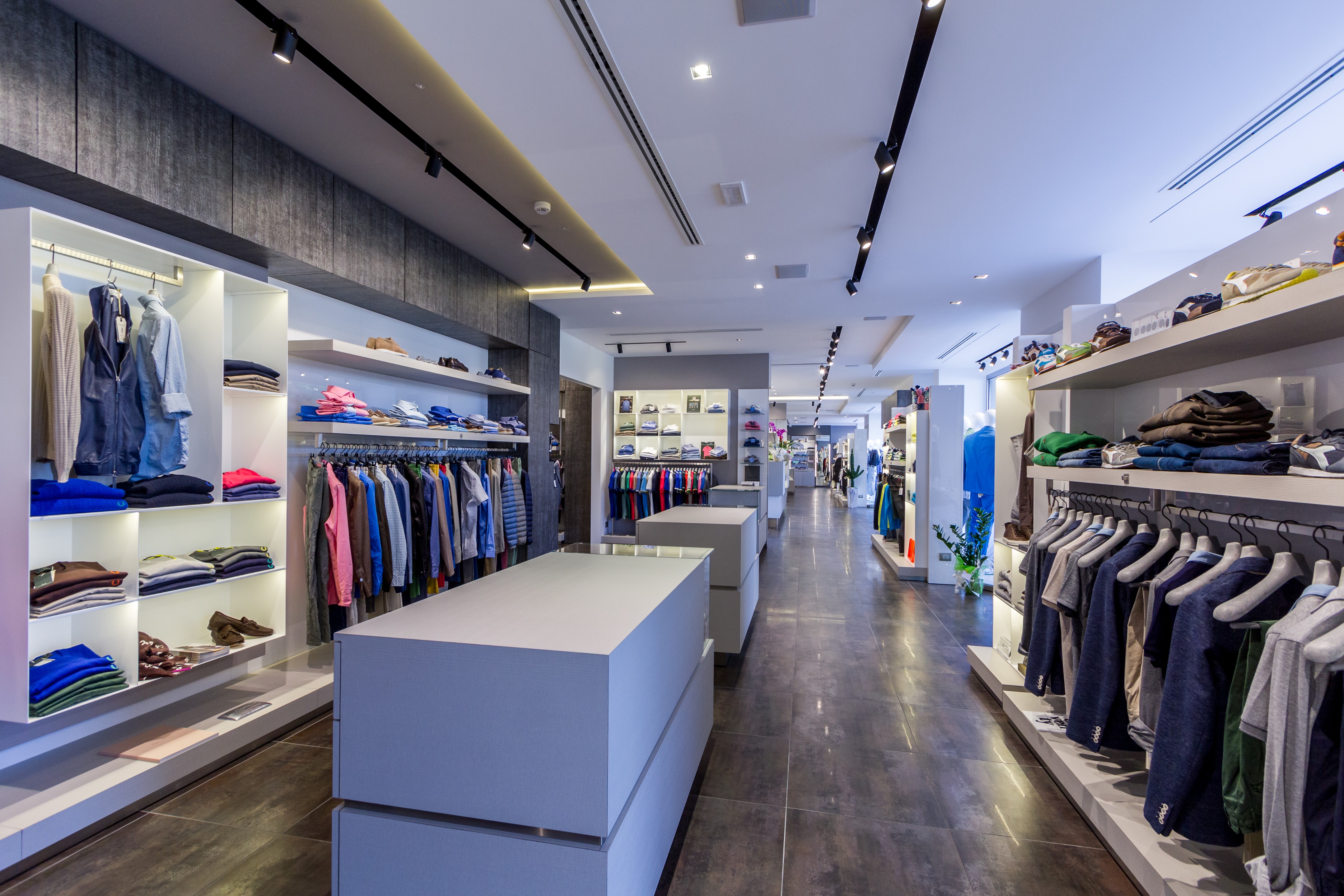 Galgano Abbigliamento 时尚店铺室内设计-15