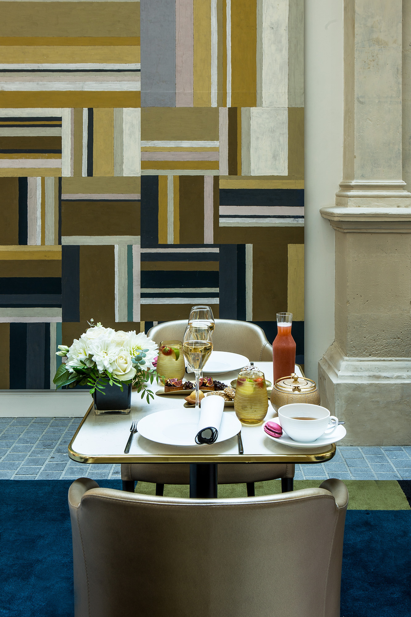 巴黎馥颂酒店 | 粉色与黑色演绎的法式浪漫-2