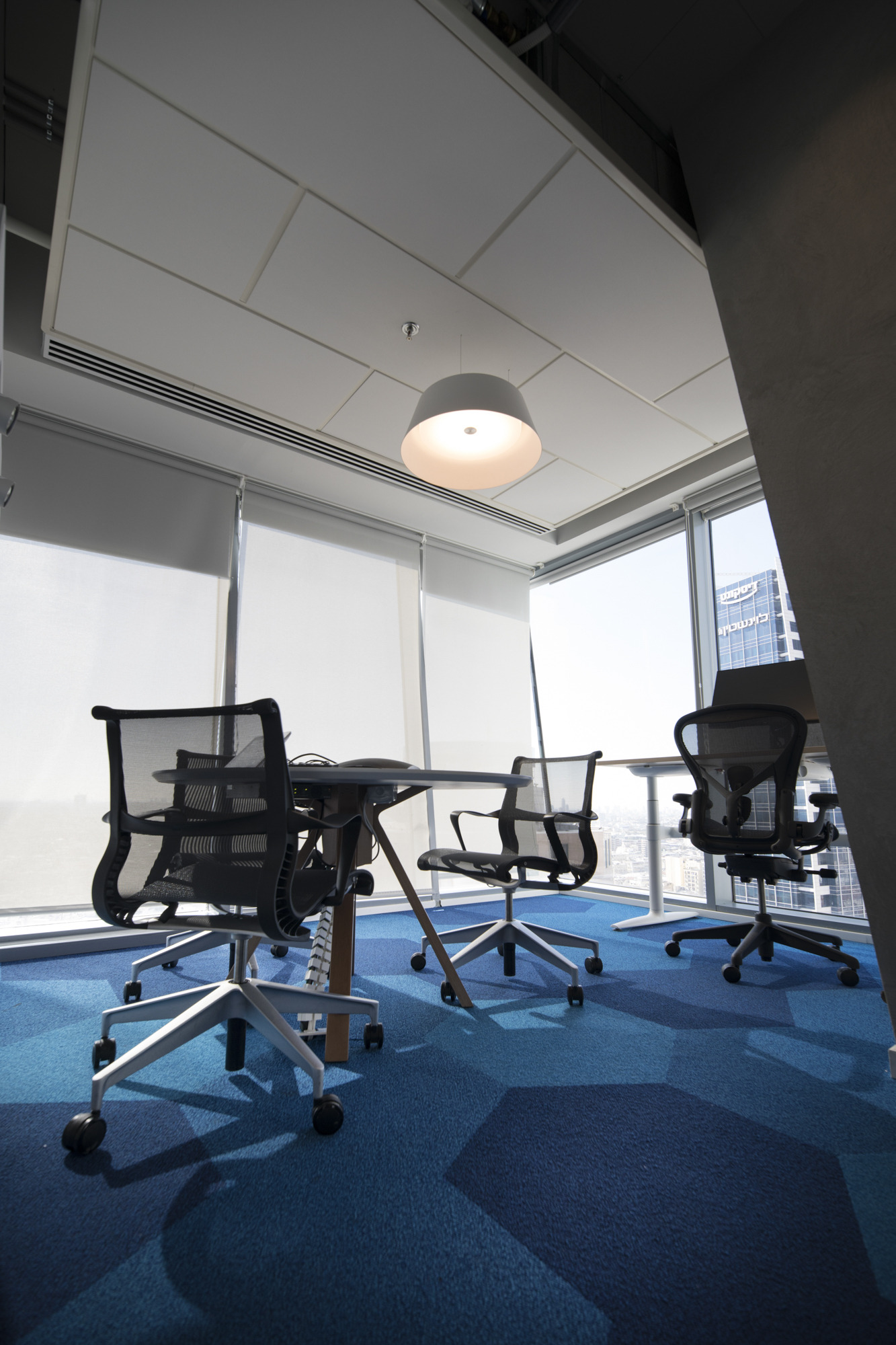 融合城市景观的 VISA 创新中心-15