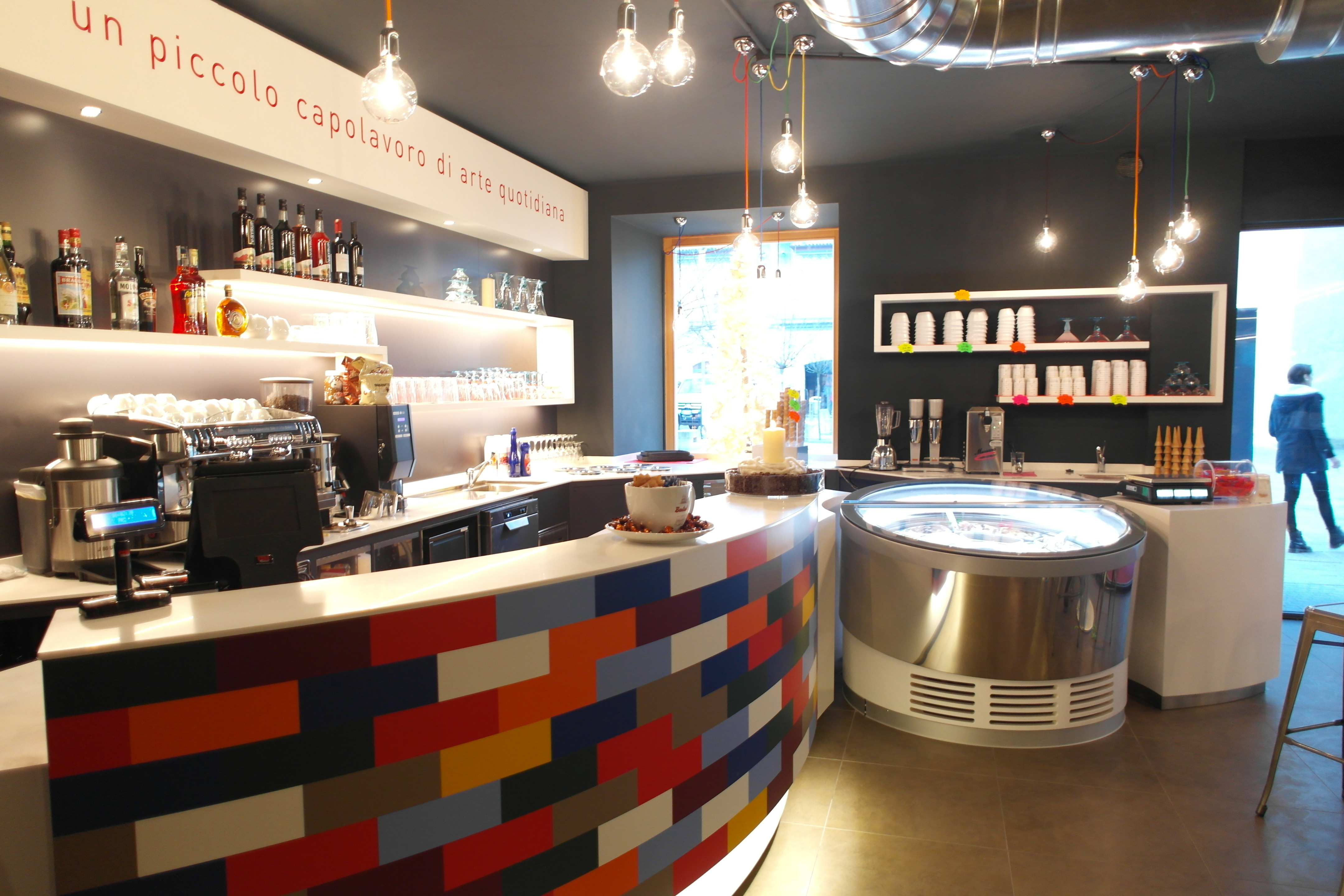 创意玩具店里的意大利手工冰淇淋-1