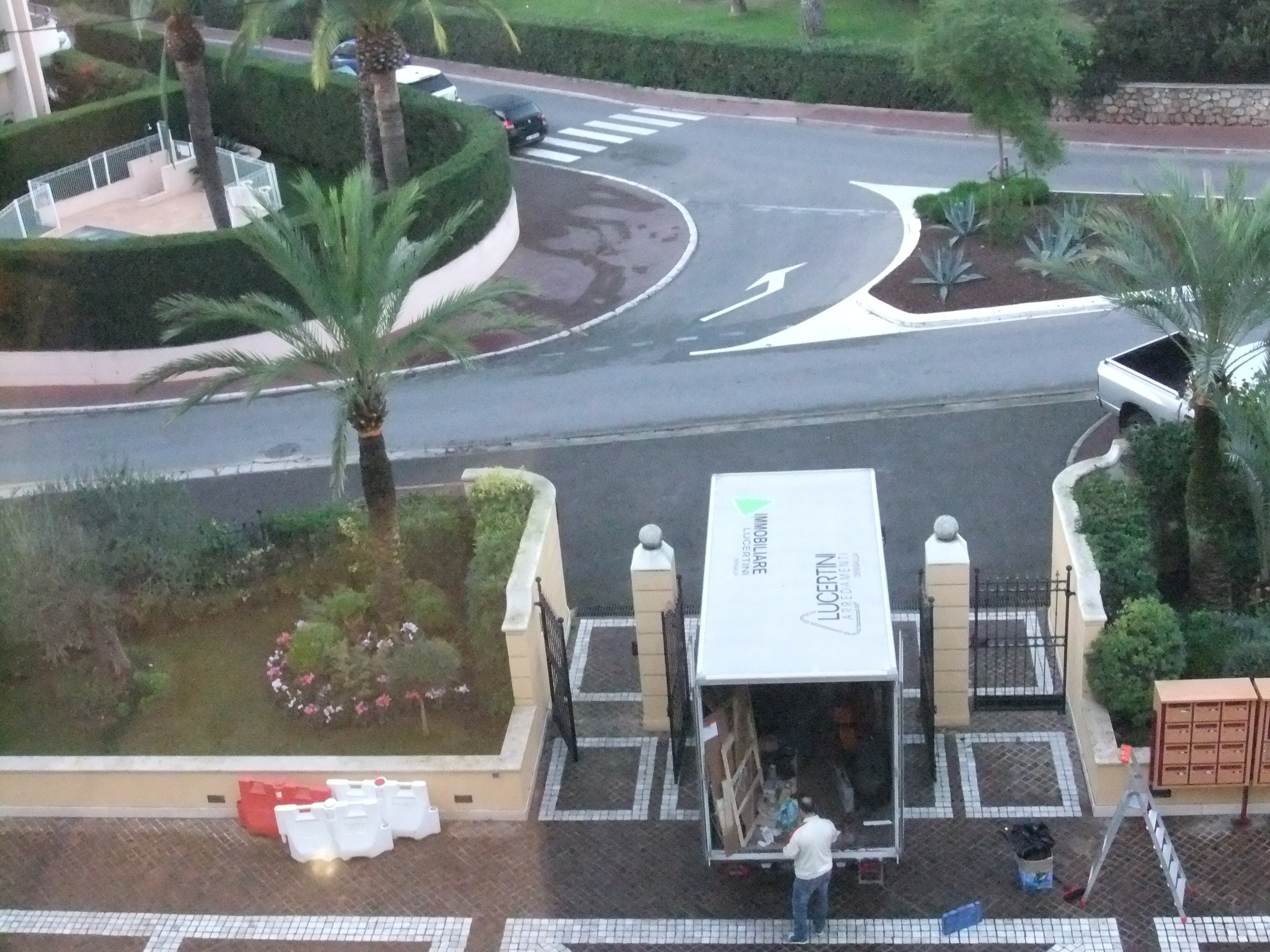 戛纳豪华别墅，舒适宜居的设计典范-7