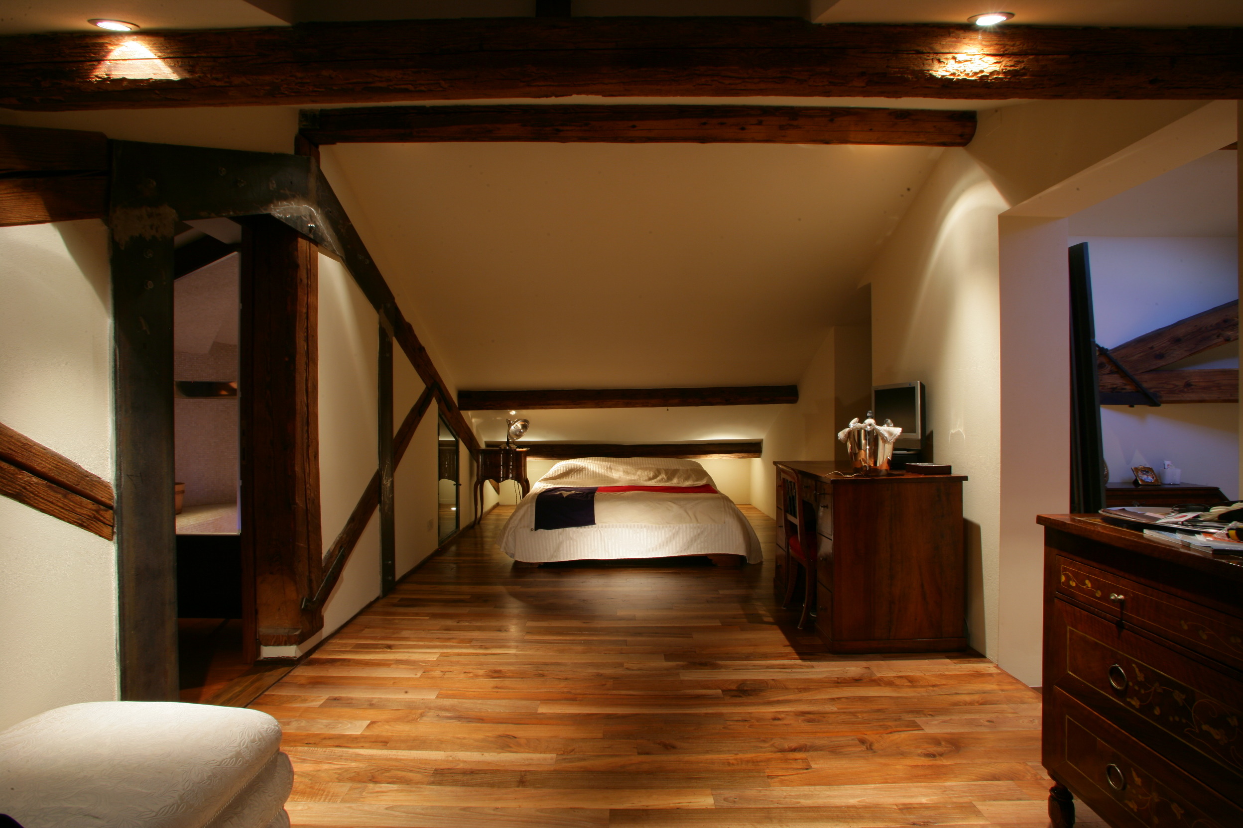 翻新旧阁楼,打造城市中心温馨休憩地-2