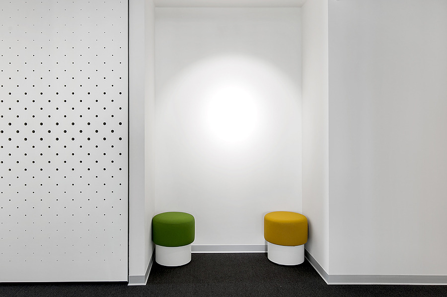 瑞士 Swatch 集团办公室及服务中心设计-23