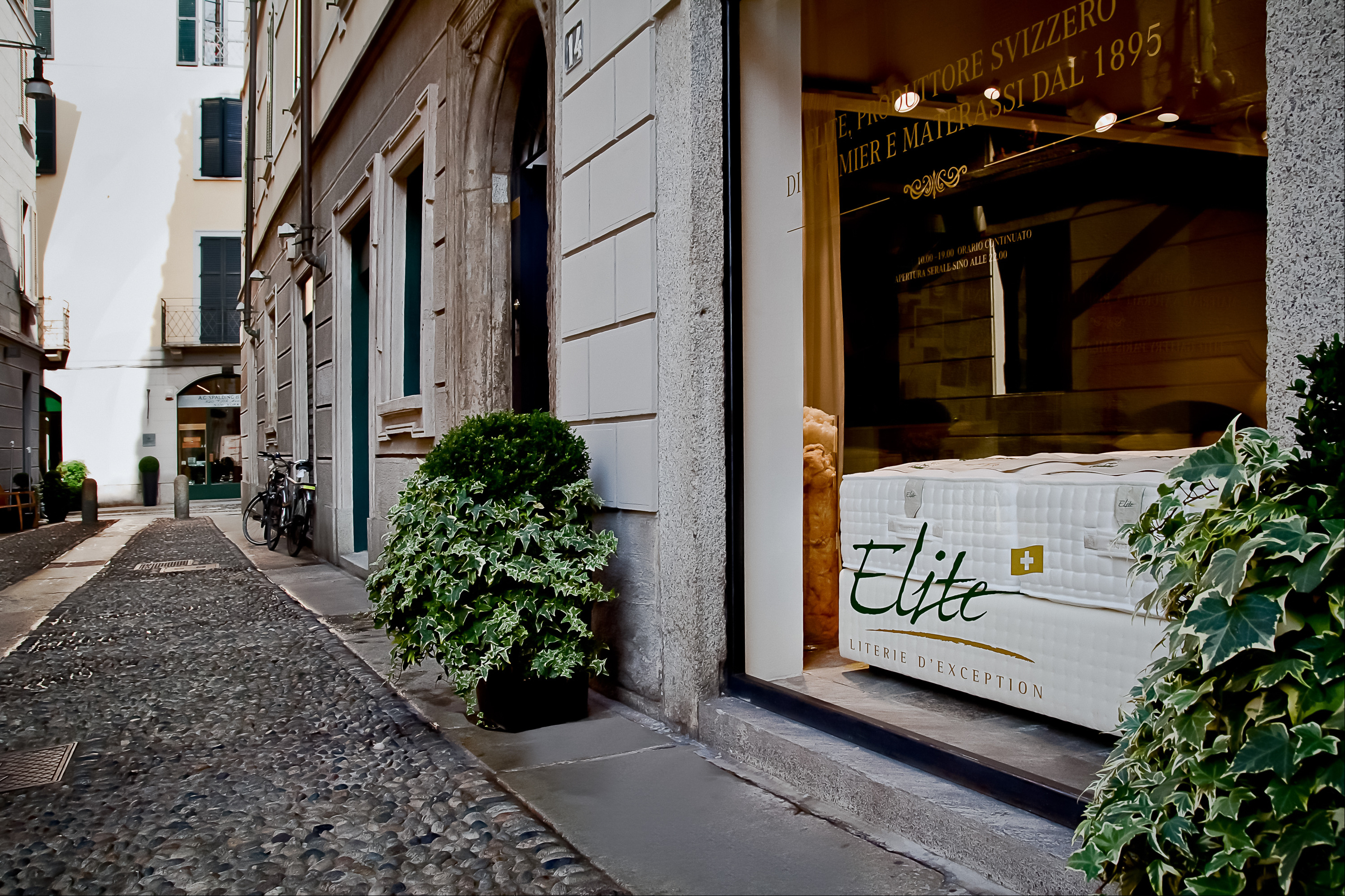 米兰精英床垫展示厅-1