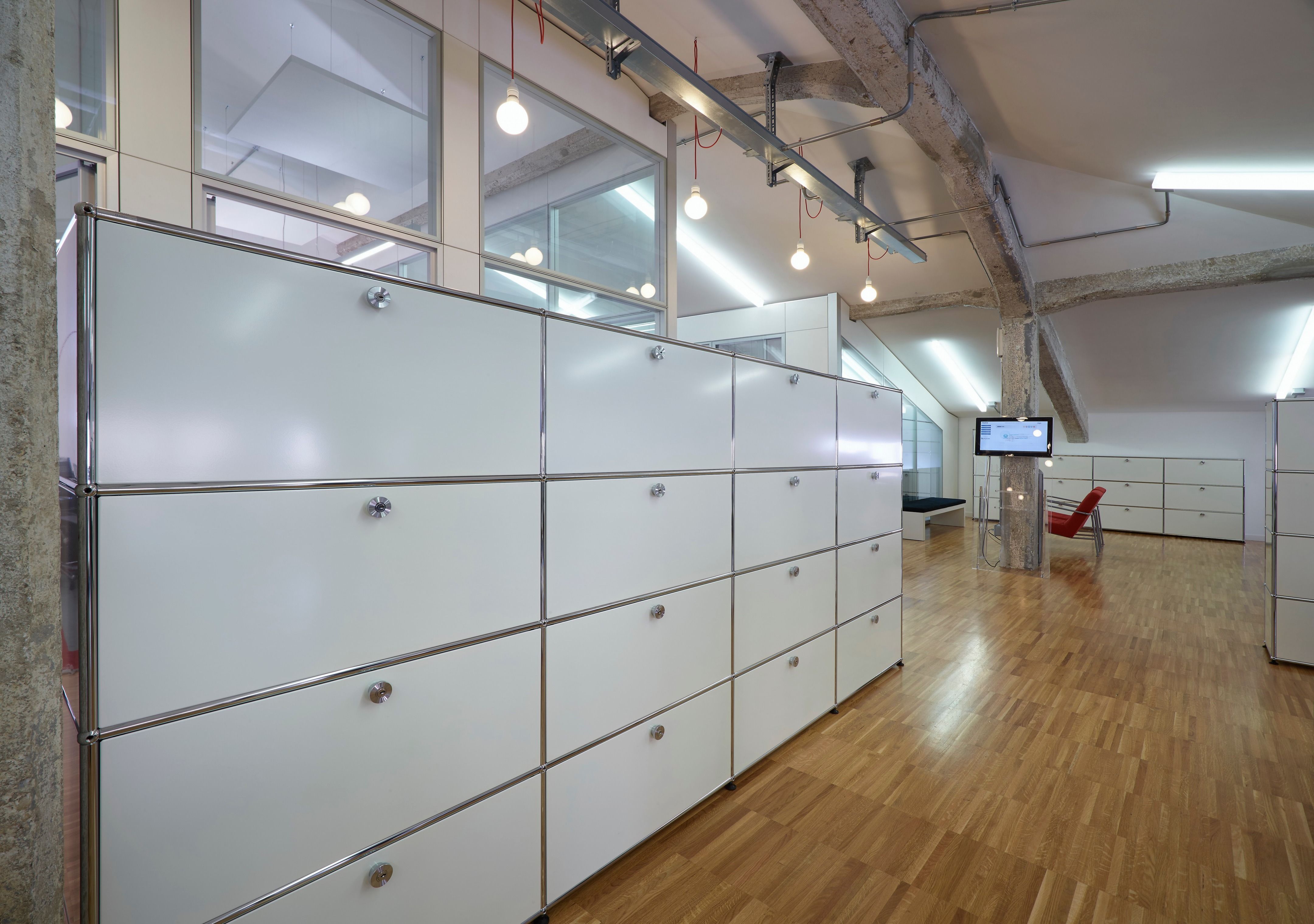 罗马保险公司的现代模块化办公室-23