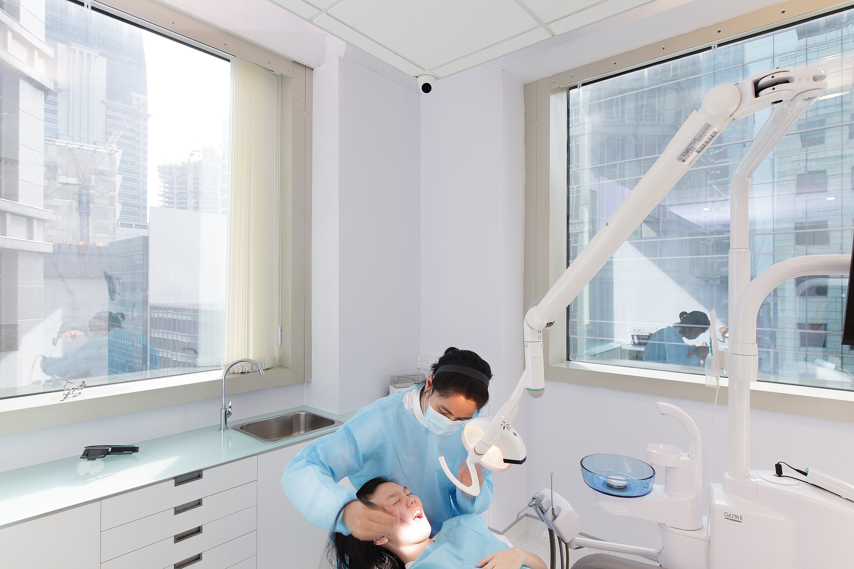 共享空间,自然光与高效操作的口腔诊所设计-4
