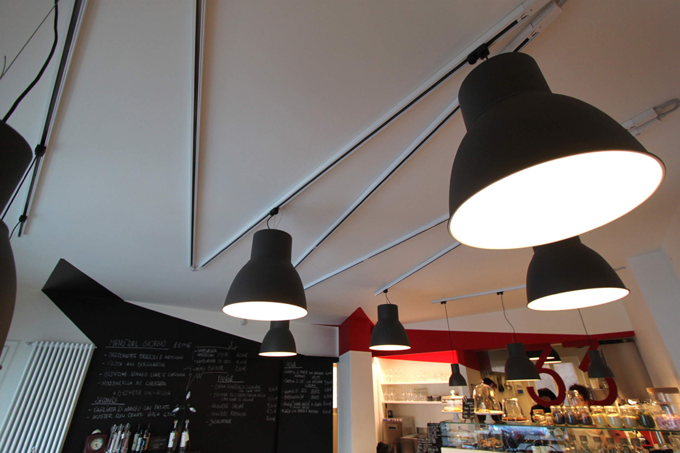 33 意大利街头美食餐厅 | 历史古镇中的年轻创新设计-3