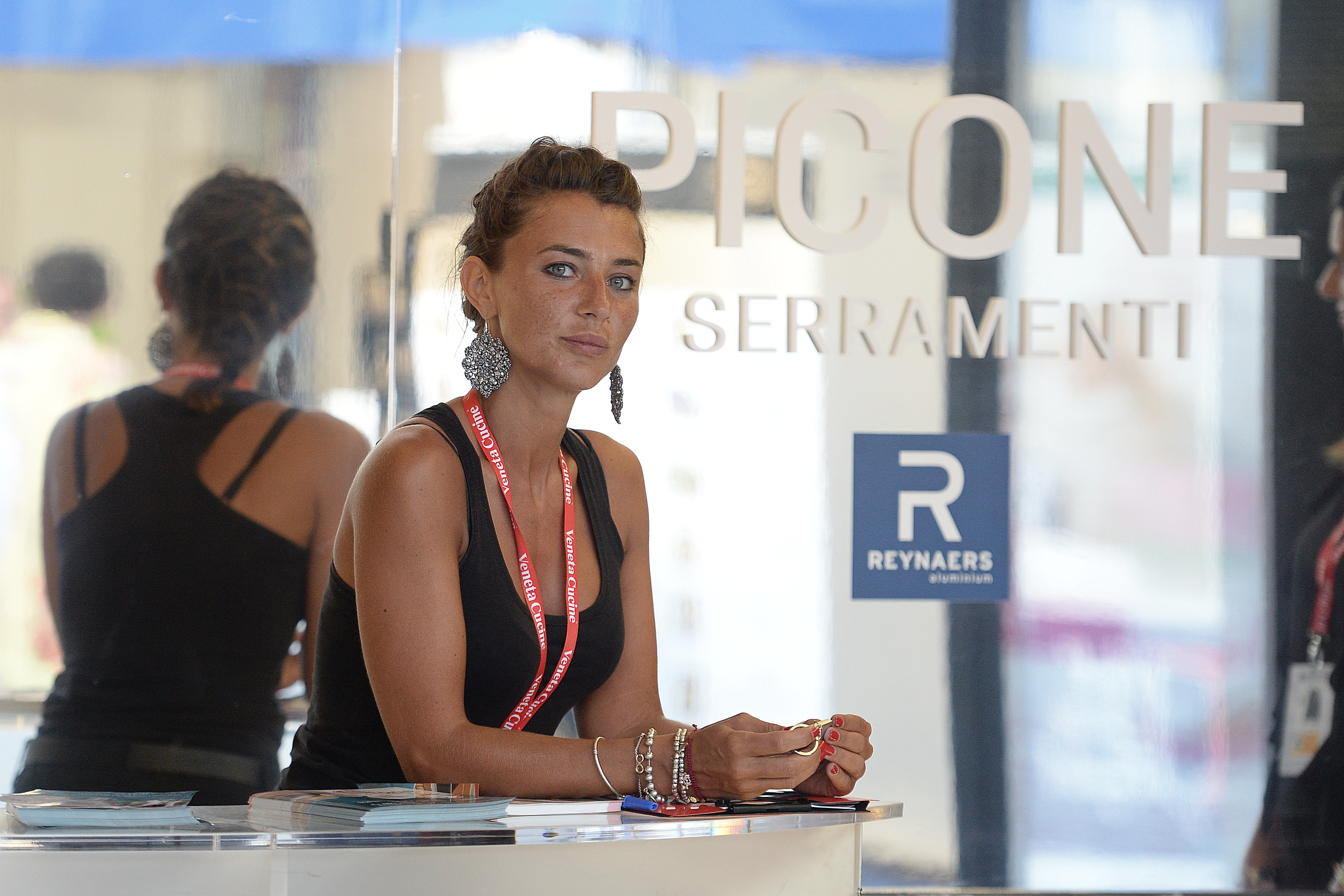 雷诺尔铝业展示馆-1