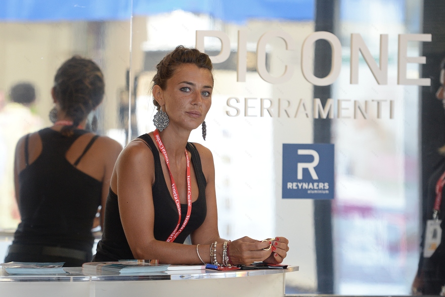 雷诺尔铝业展示馆-1