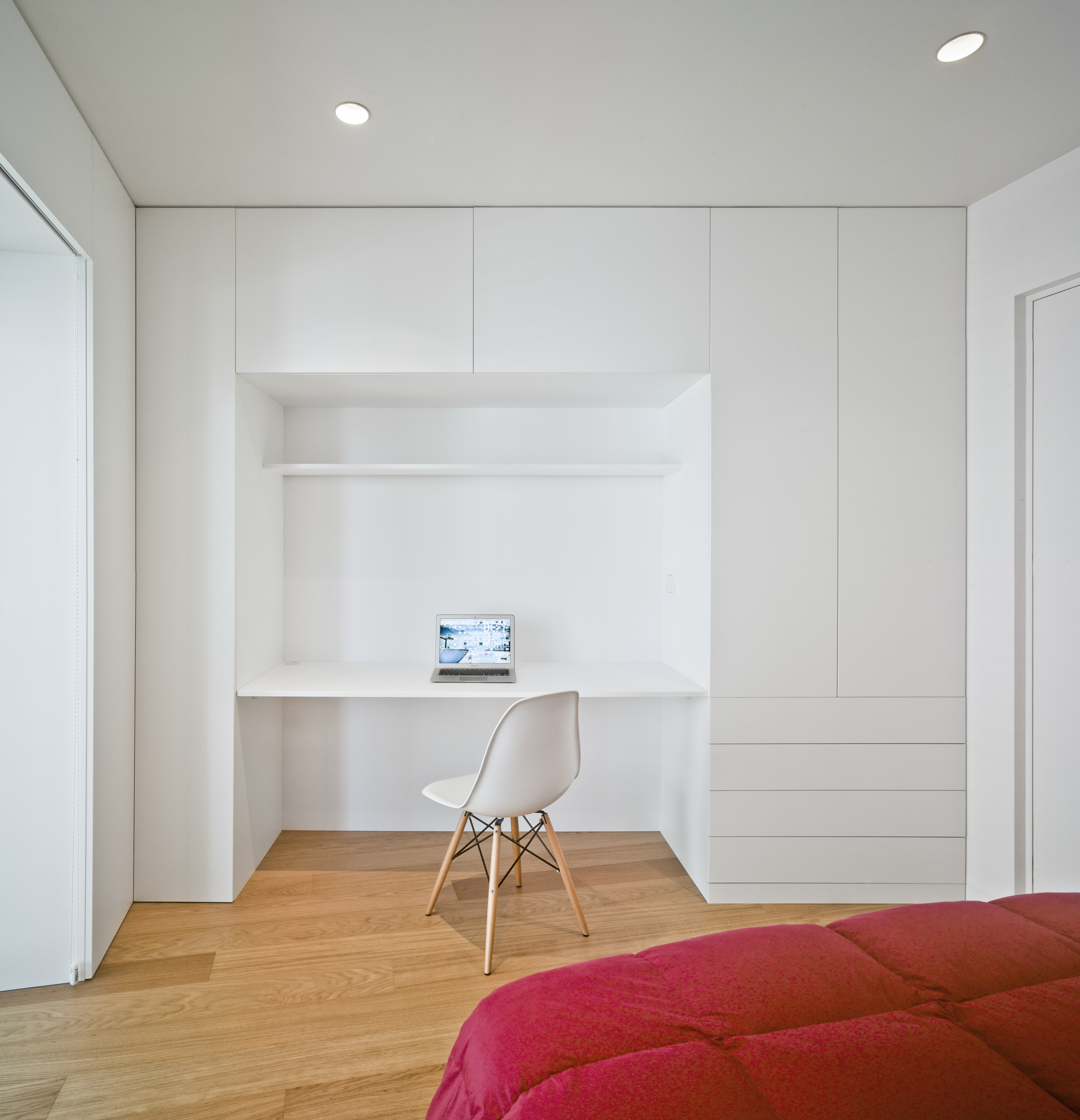 空间优化与功能融合的西班牙住宅改造-16