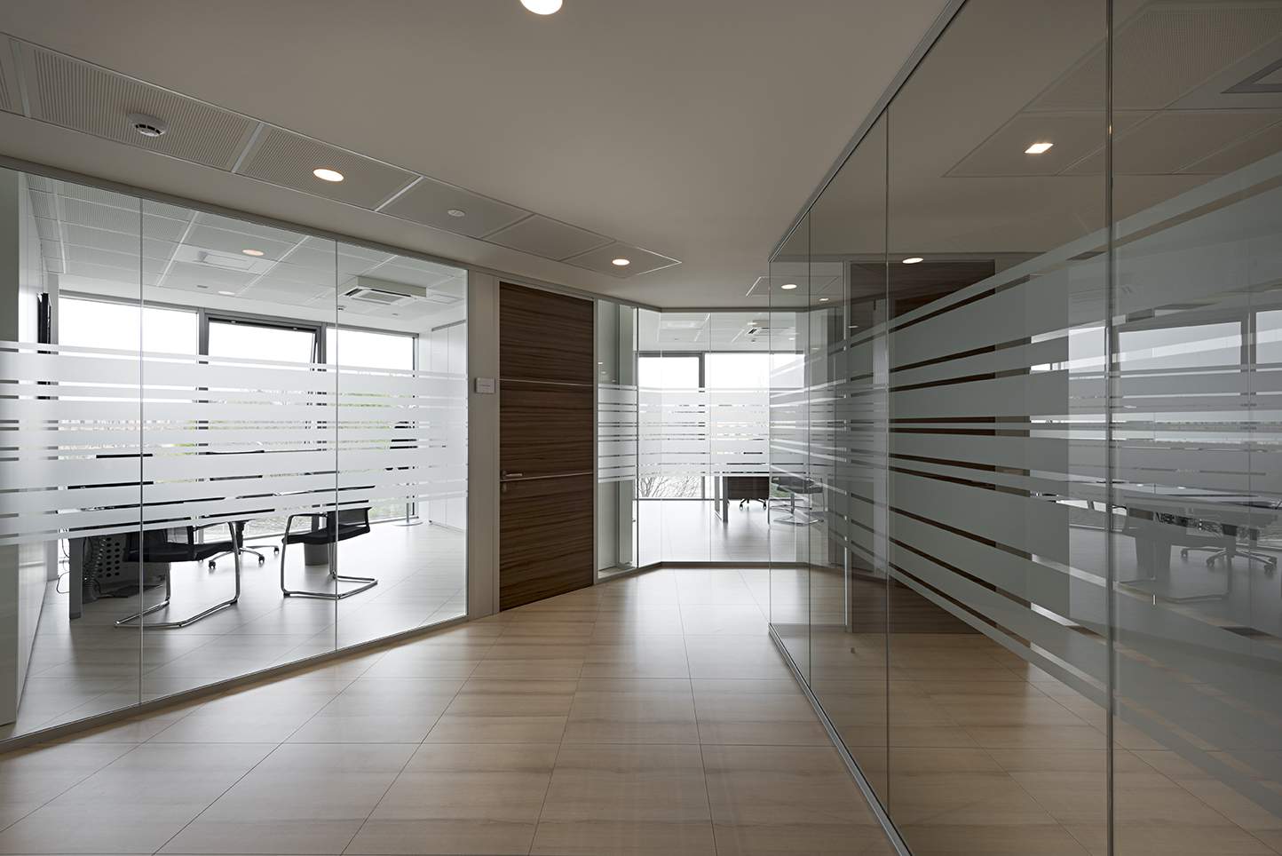 重塑办公空间典范 · 米兰某办公楼翻新-20