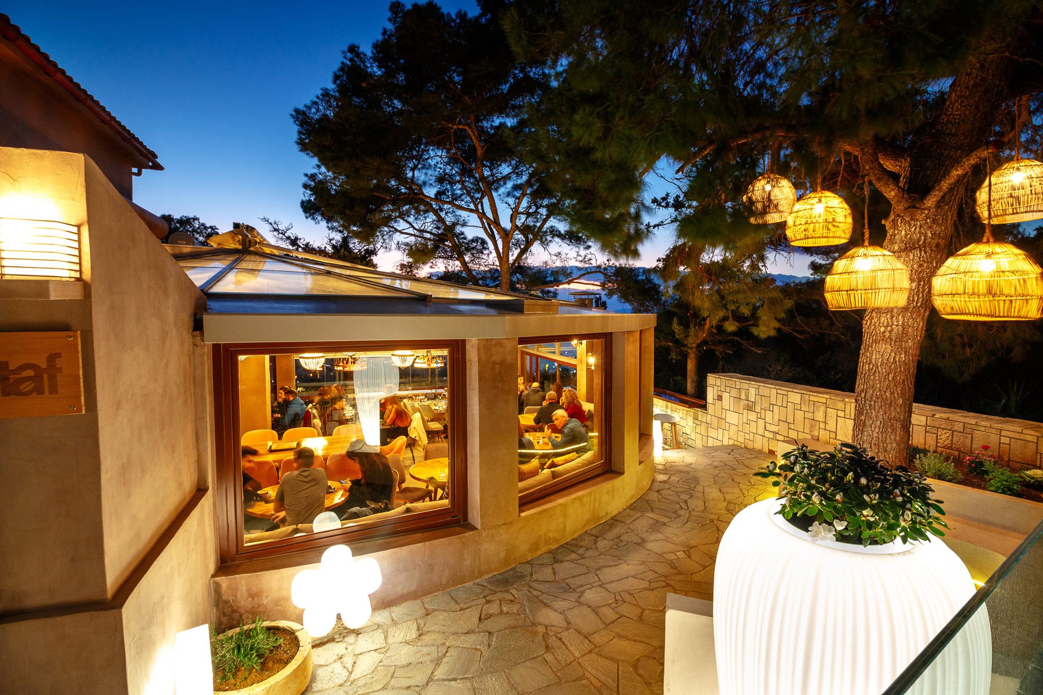 2019 年完成的 CARTE POSTALE 餐厅设计-1