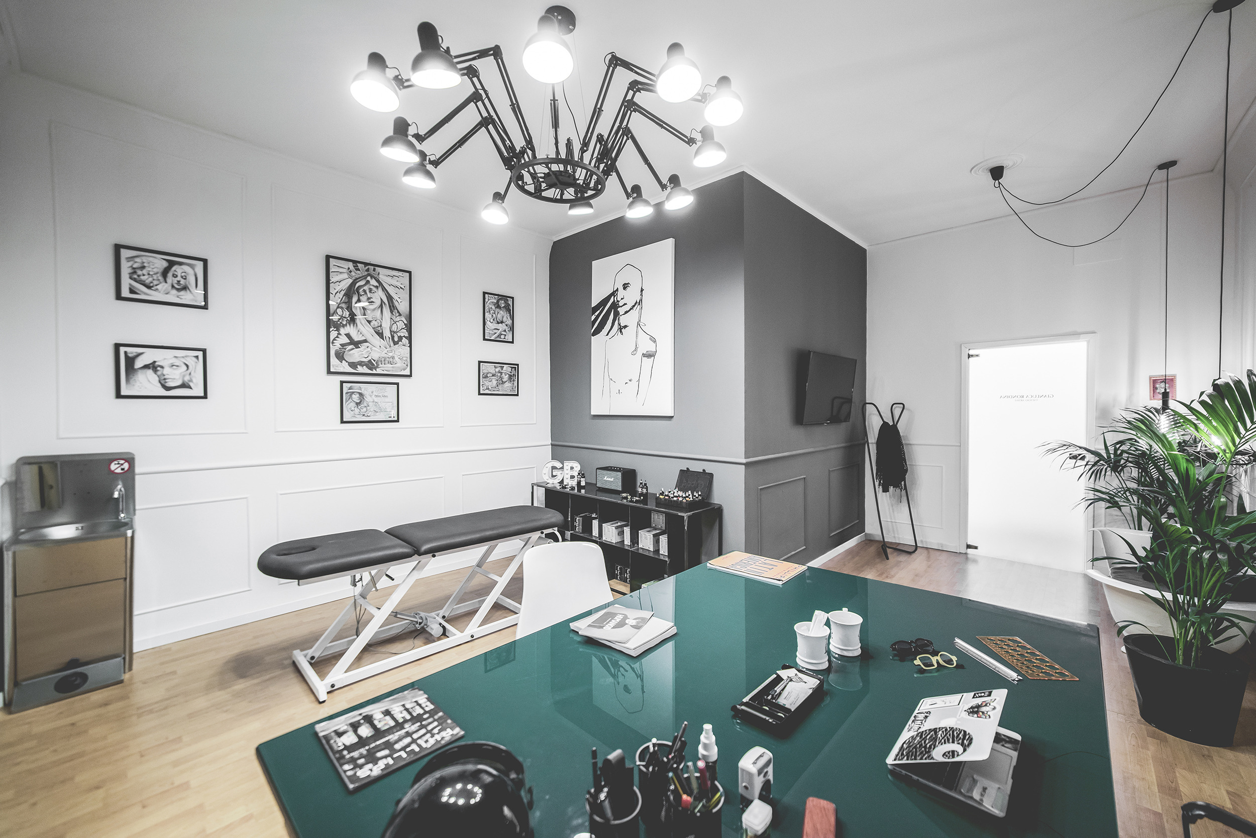 B,G 纹身工作室-0