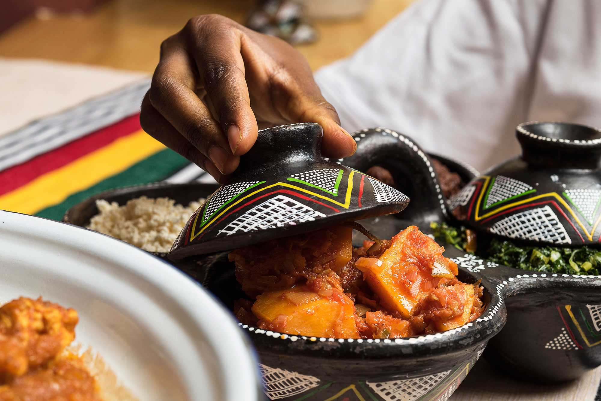 巴塞罗那新 Ethiopian 餐厅,传统与现代的完美融合-19