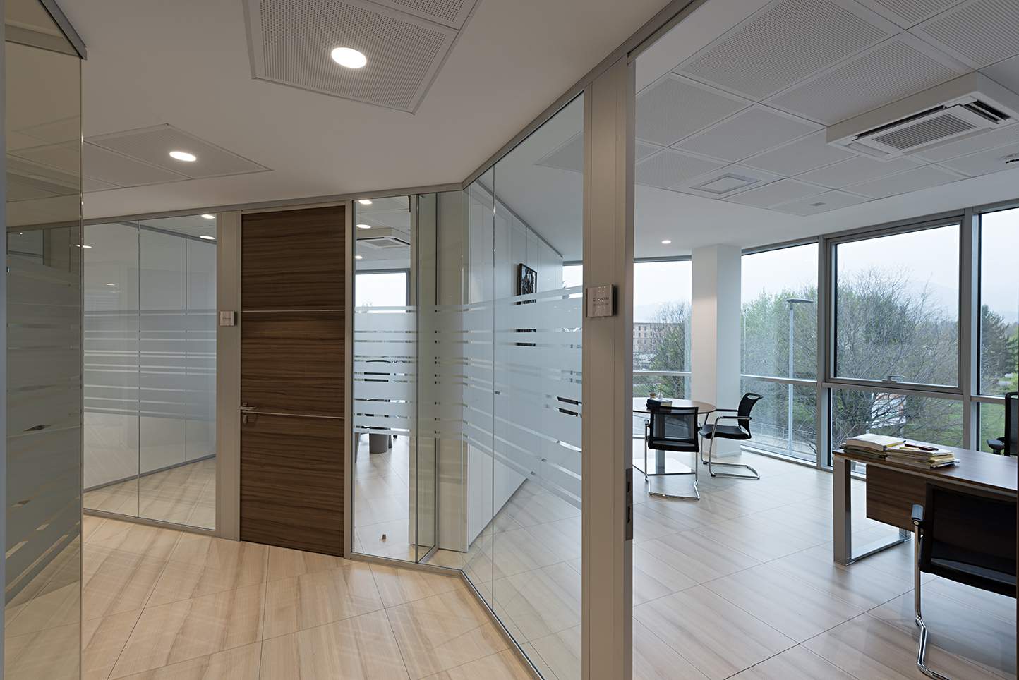 重塑办公空间典范 · 米兰某办公楼翻新-23