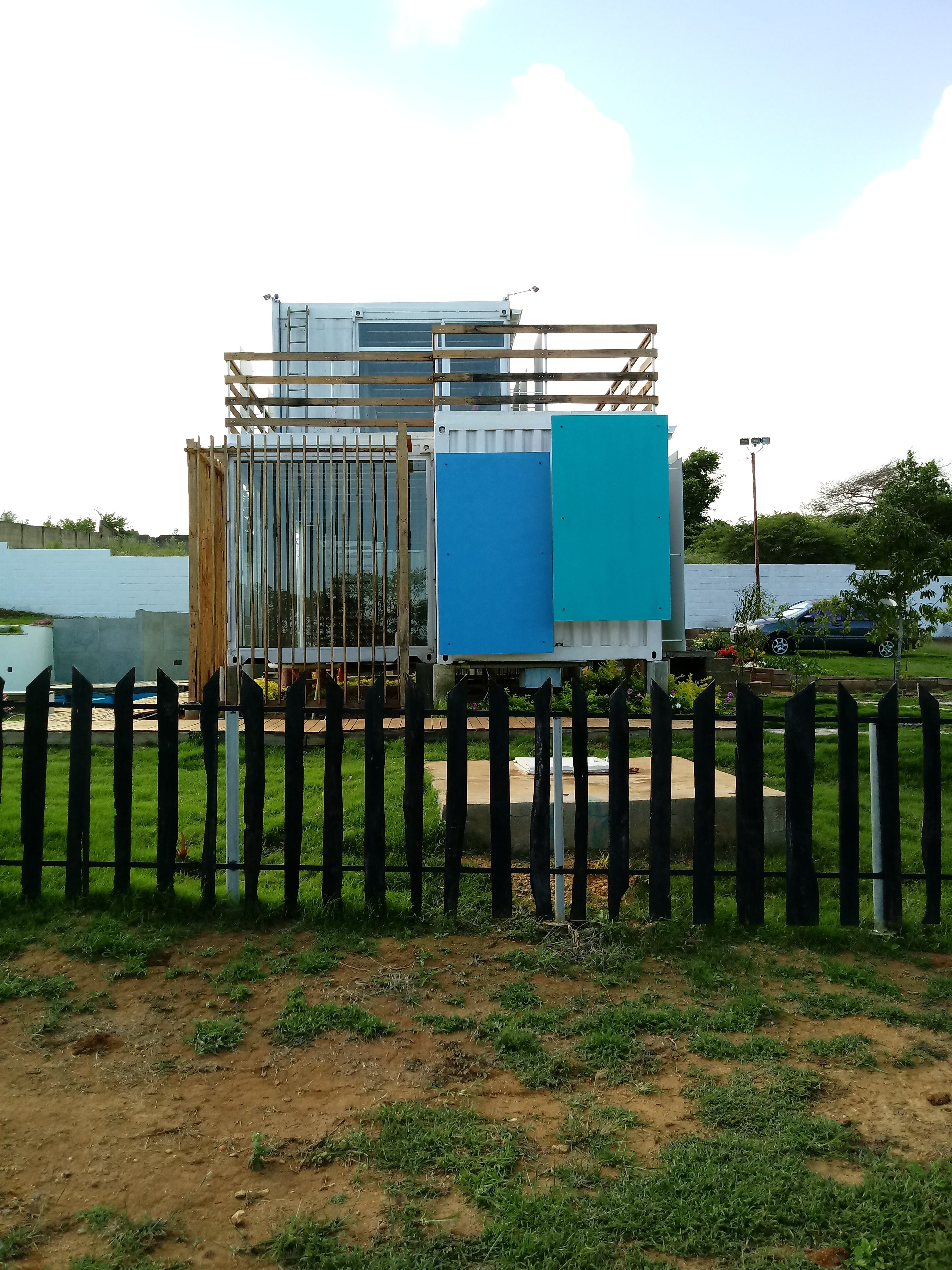 集装箱打造的环保智能家居-6