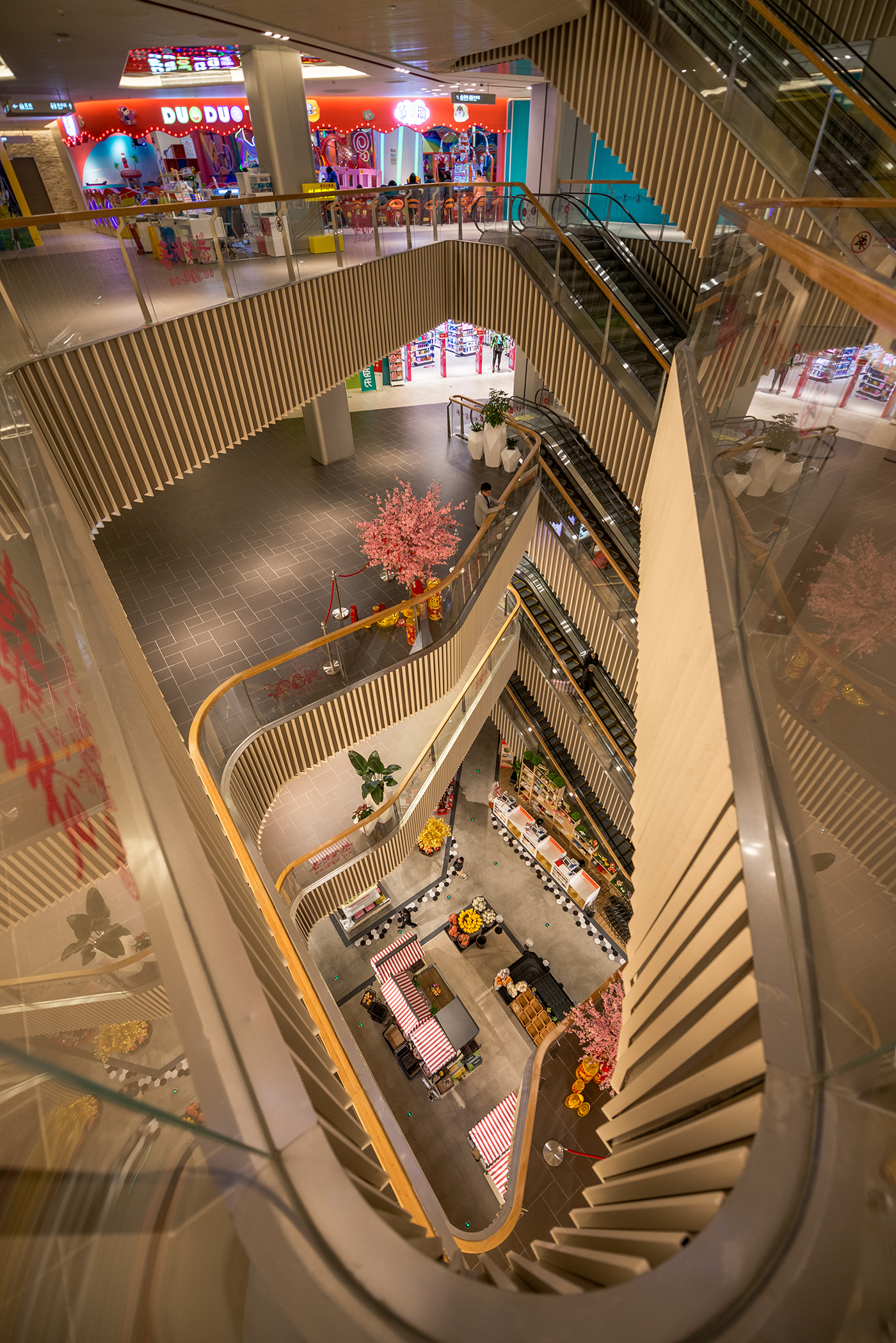 上海 Lane189 购物商场 | 阿格·利希特联手联合国工作室打造光之殿堂-32