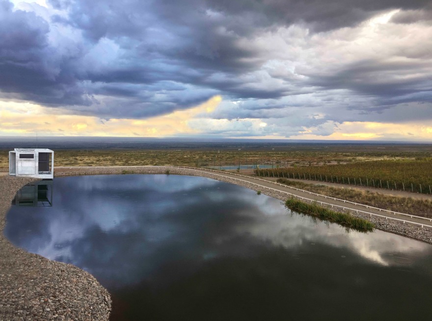 高山葡萄园里的绿色环保别墅-13