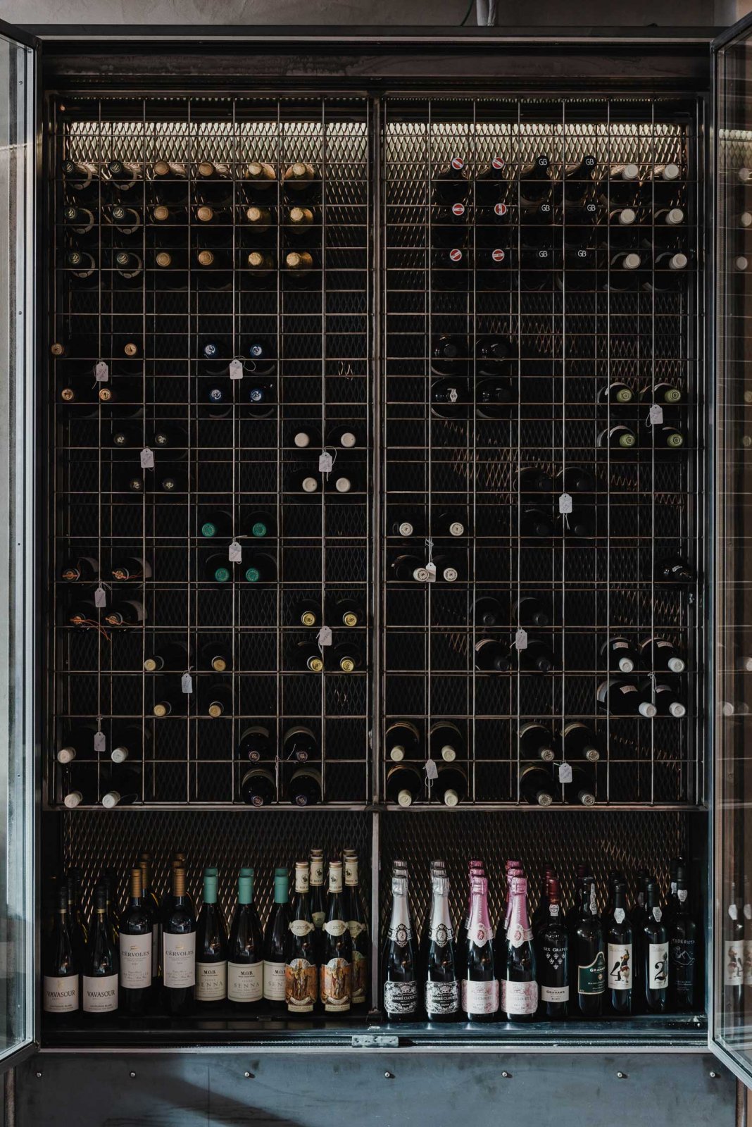 布鲁日 L.E.S.S 餐厅 | 现代木质餐饮空间-10