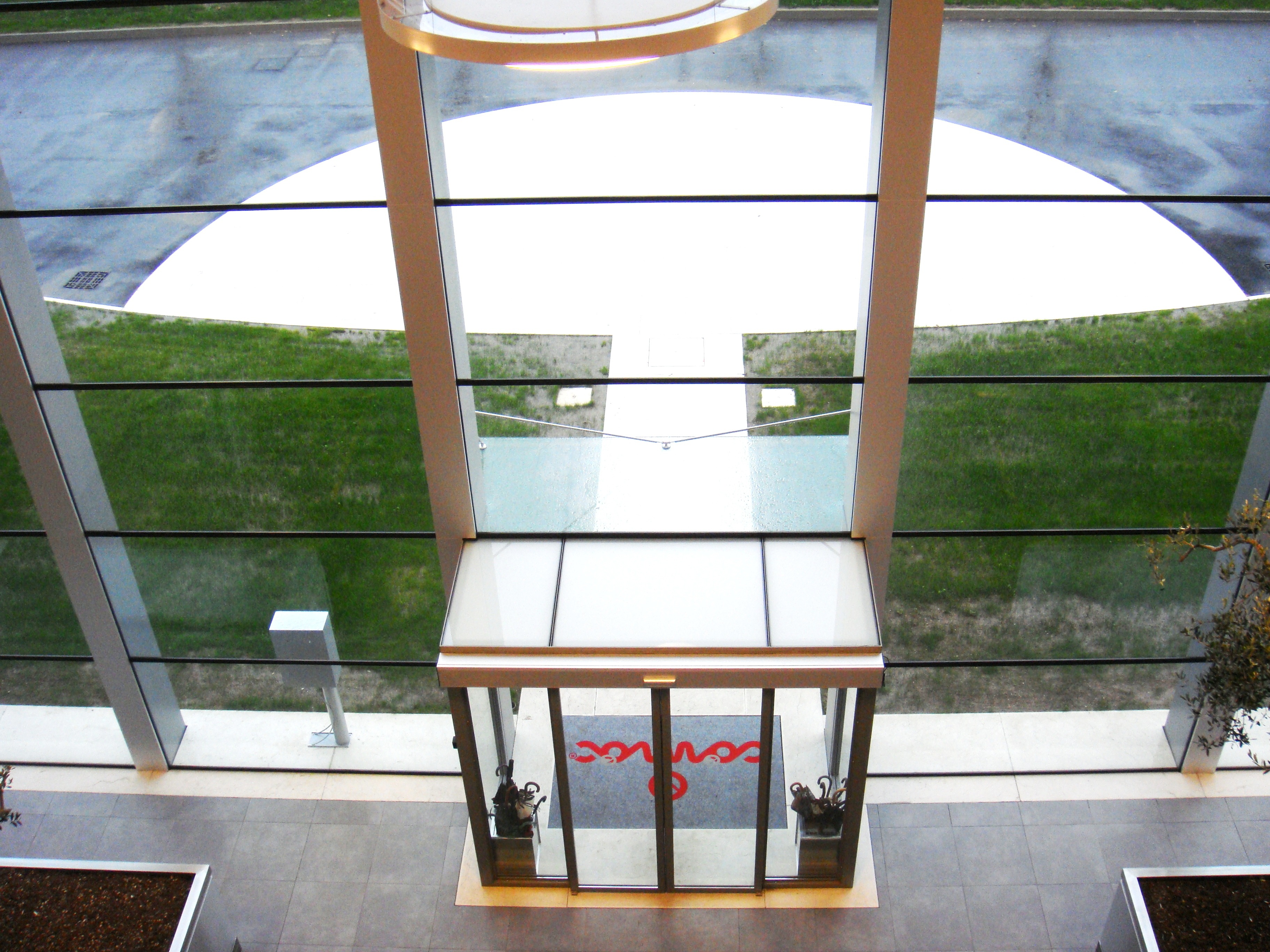 2010 年完成的 Comac 公司工业综合体-3