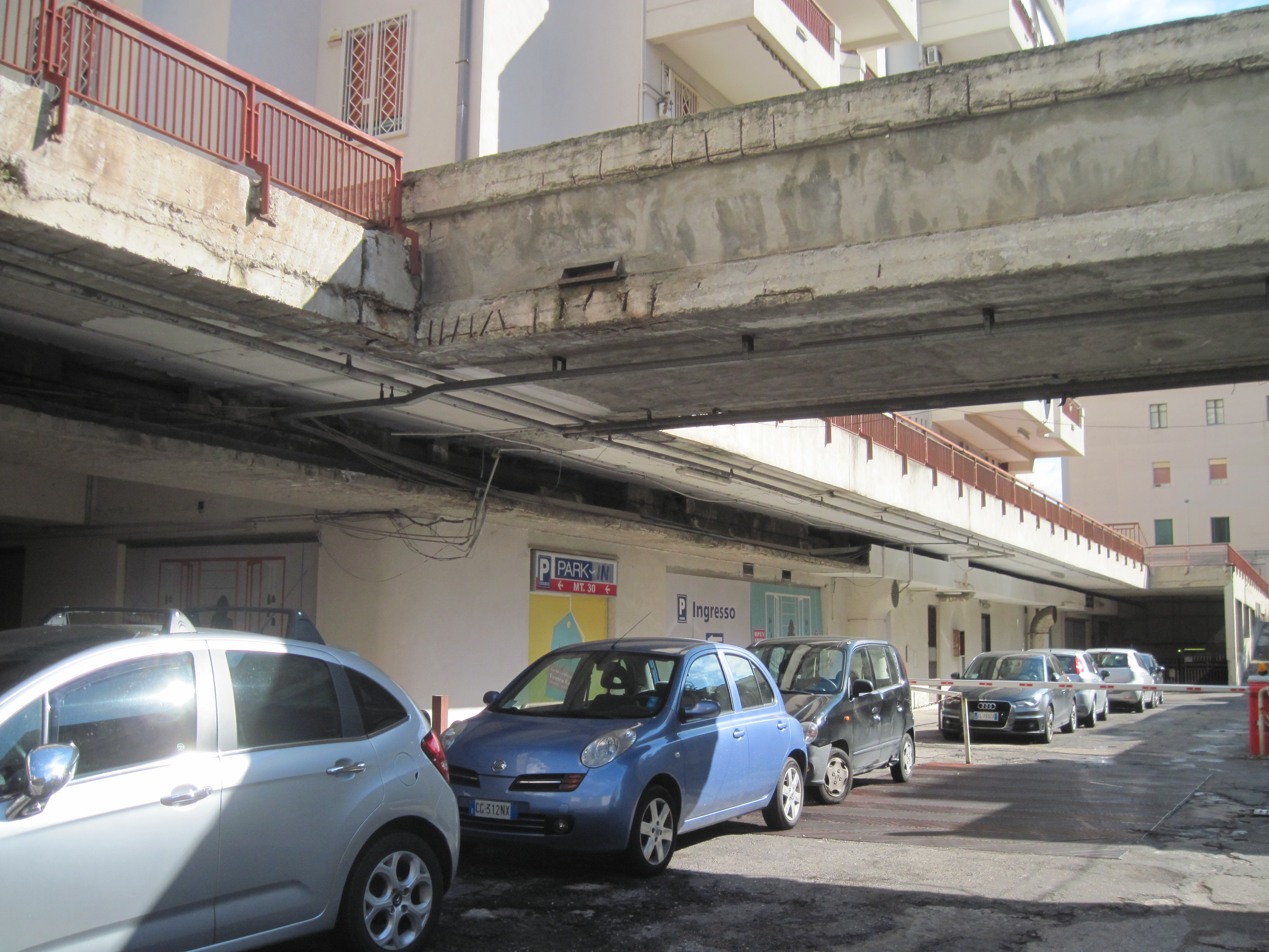 意大利商业广场改造 · 公共空间与绿色区域的融合-9