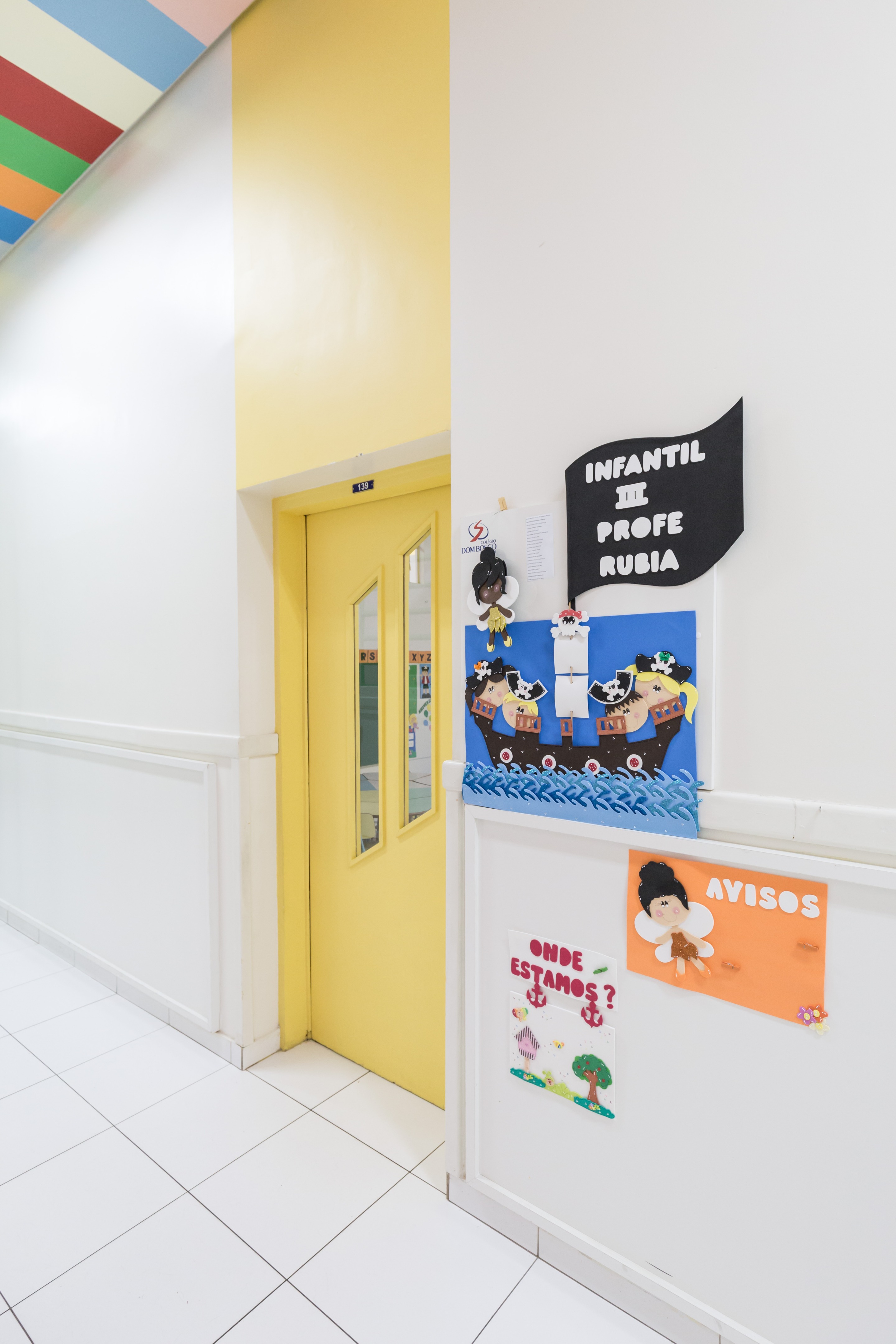 巴西幼儿园色彩斑斓的空间设计-13