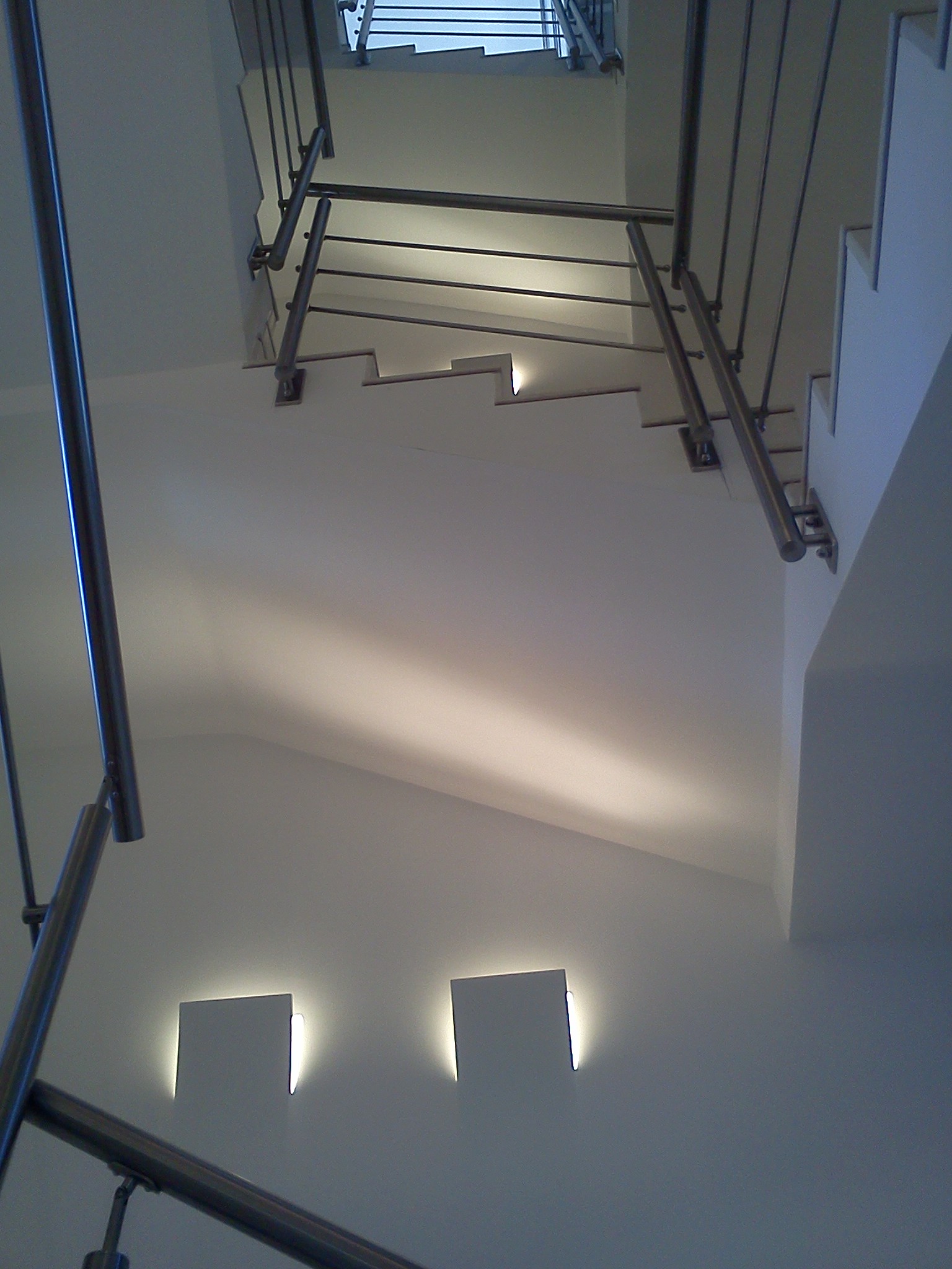 地中海风格的山间联排别墅-29